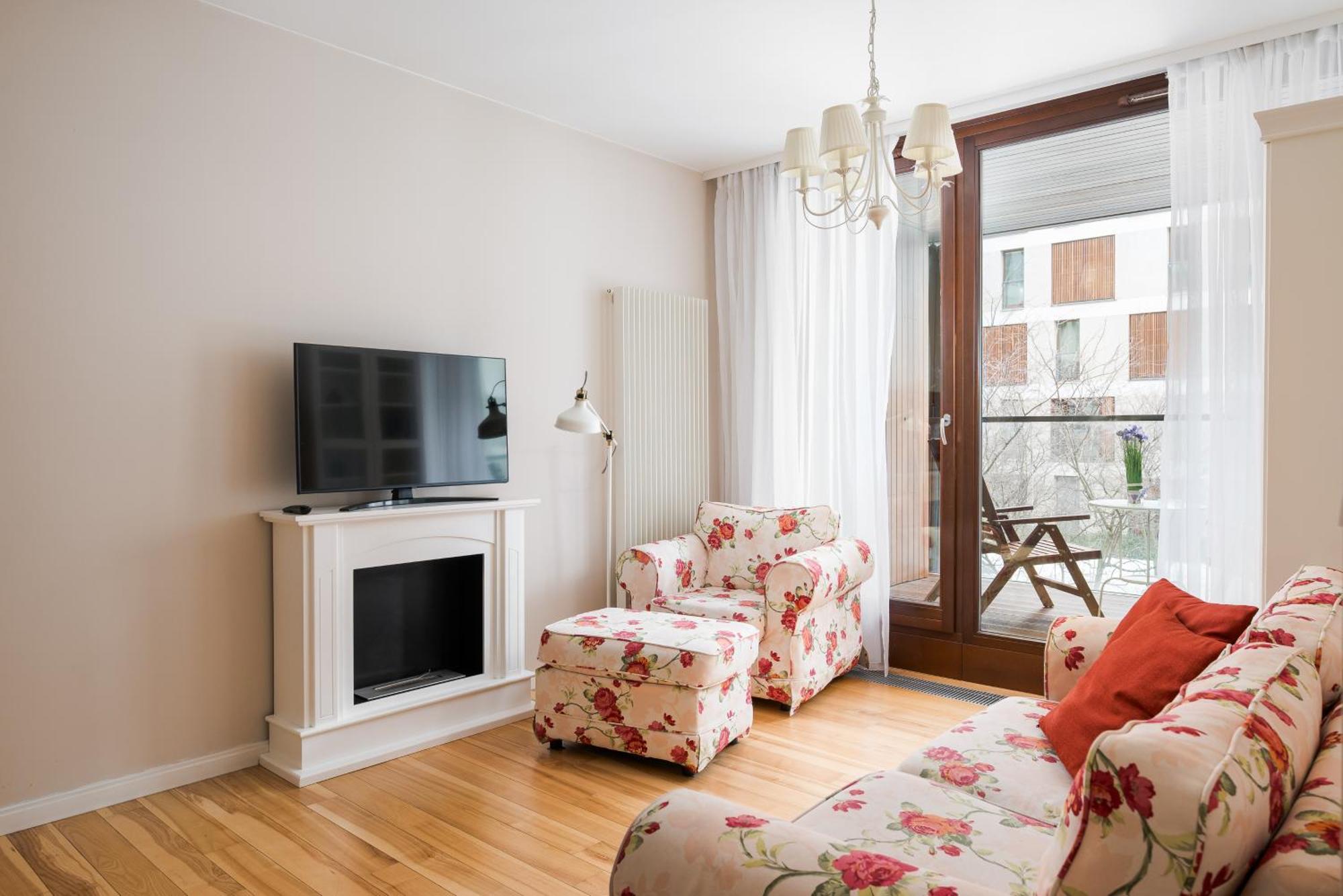 Kolejowa Aparthotel 3*