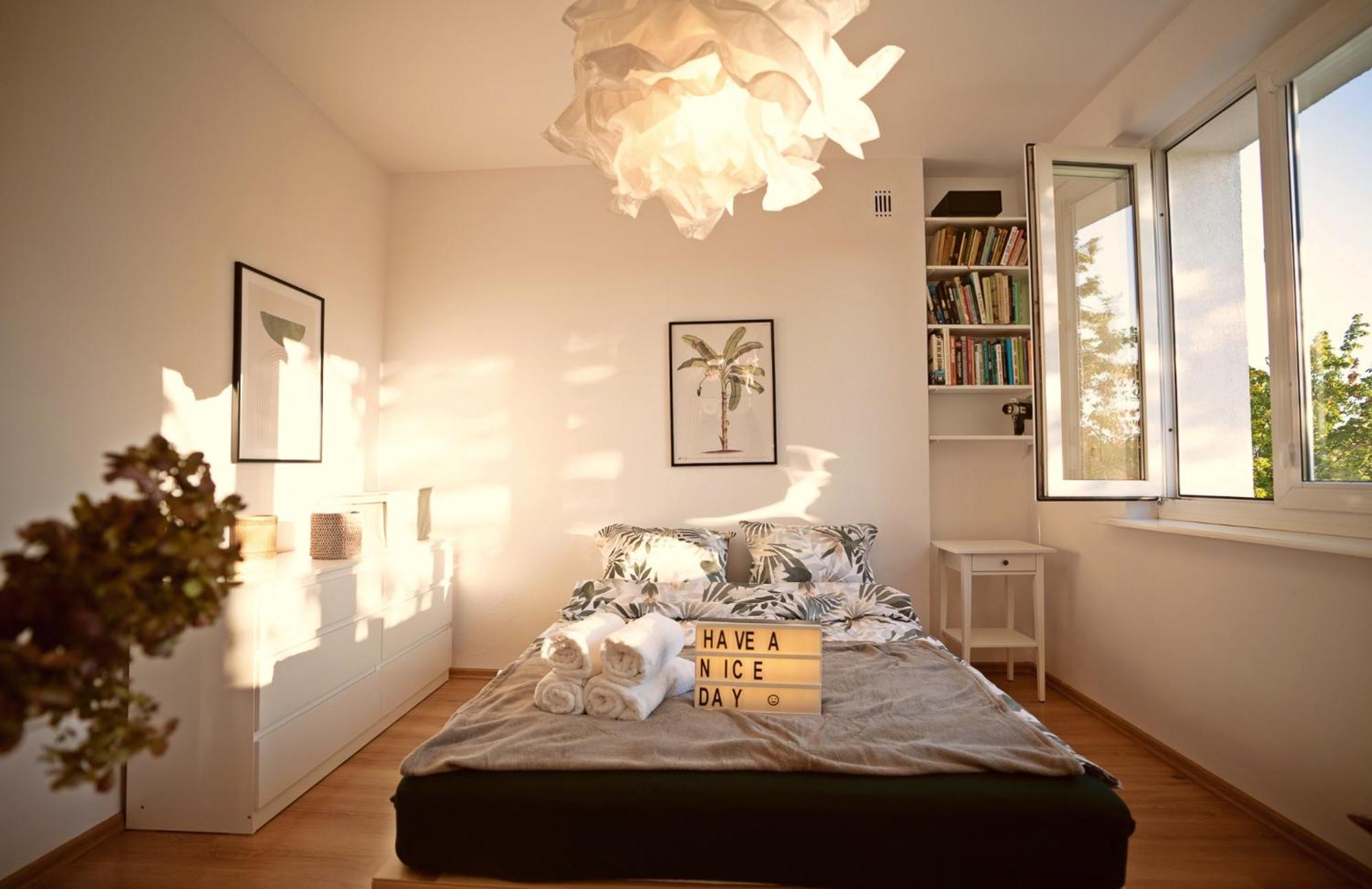 Apartament Spacious, Quiet And Bright Apartment, Close Center, Parking, Air-conditioned *