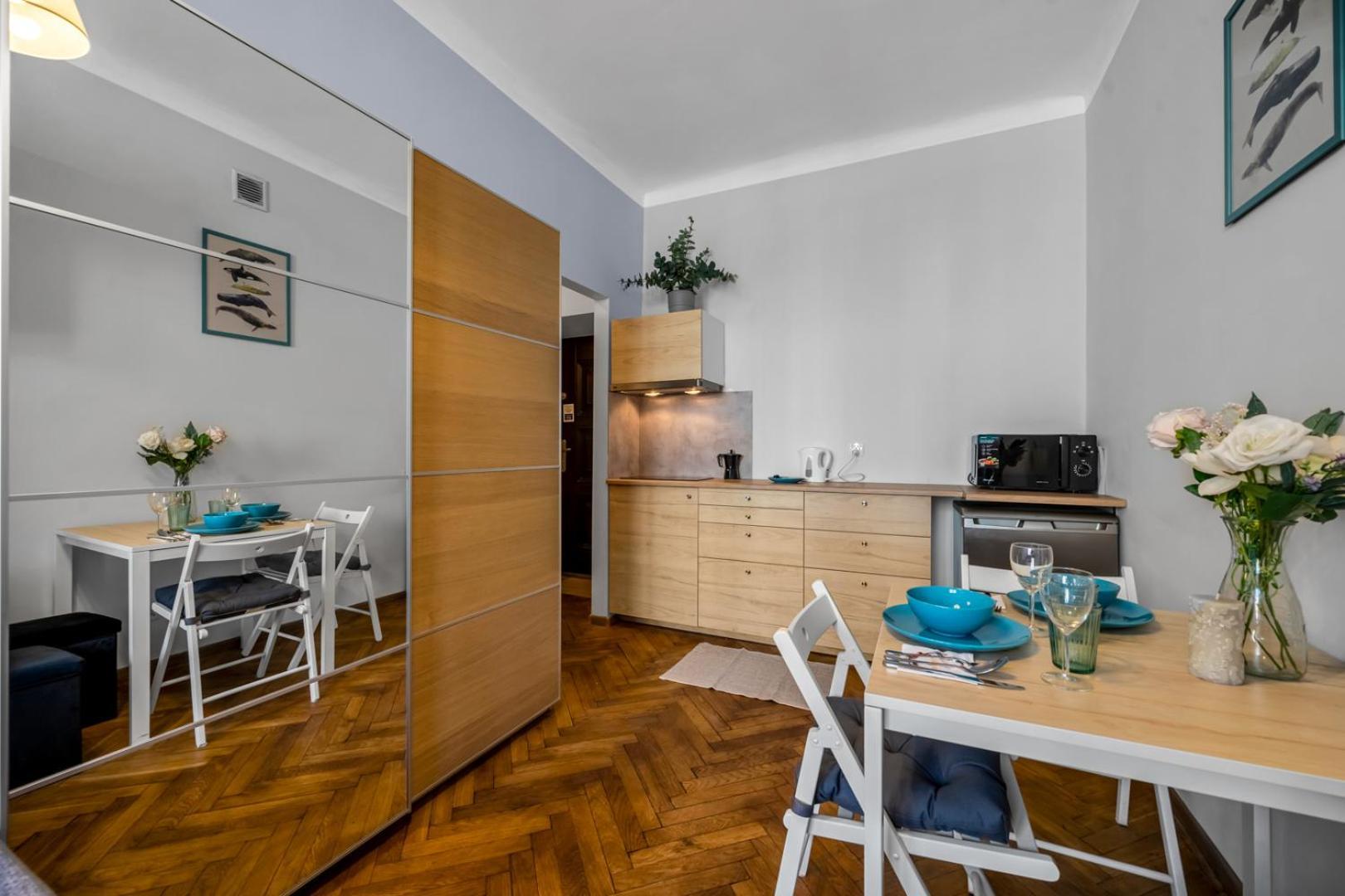 Apartment Downtown - Location, Metro&trams Nearby - By Rentujemy *