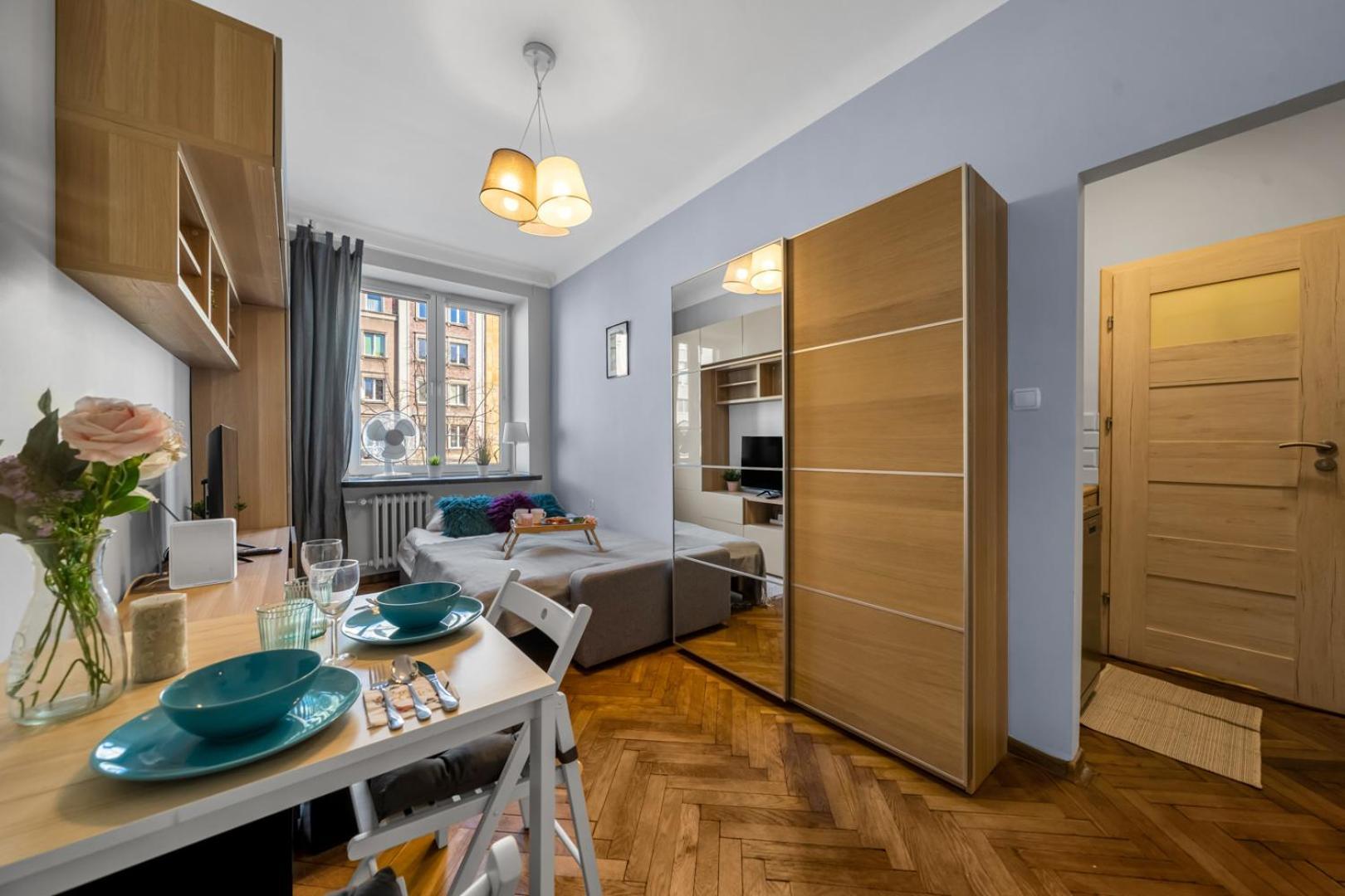 Apartment Downtown - Location, Metro&trams Nearby - By Rentujemy Warsaw