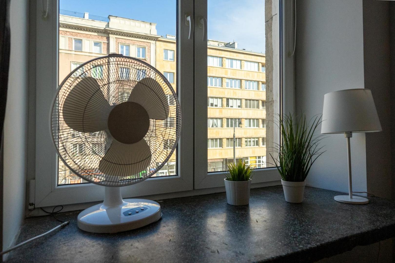 Apartment Downtown - Location, Metro&trams Nearby - By Rentujemy