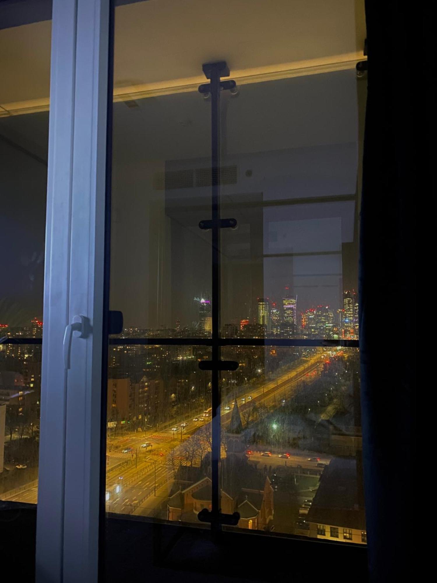 Chillout View & Pleasure - Wola Tower 15th Floor Apartamento Varsóvia