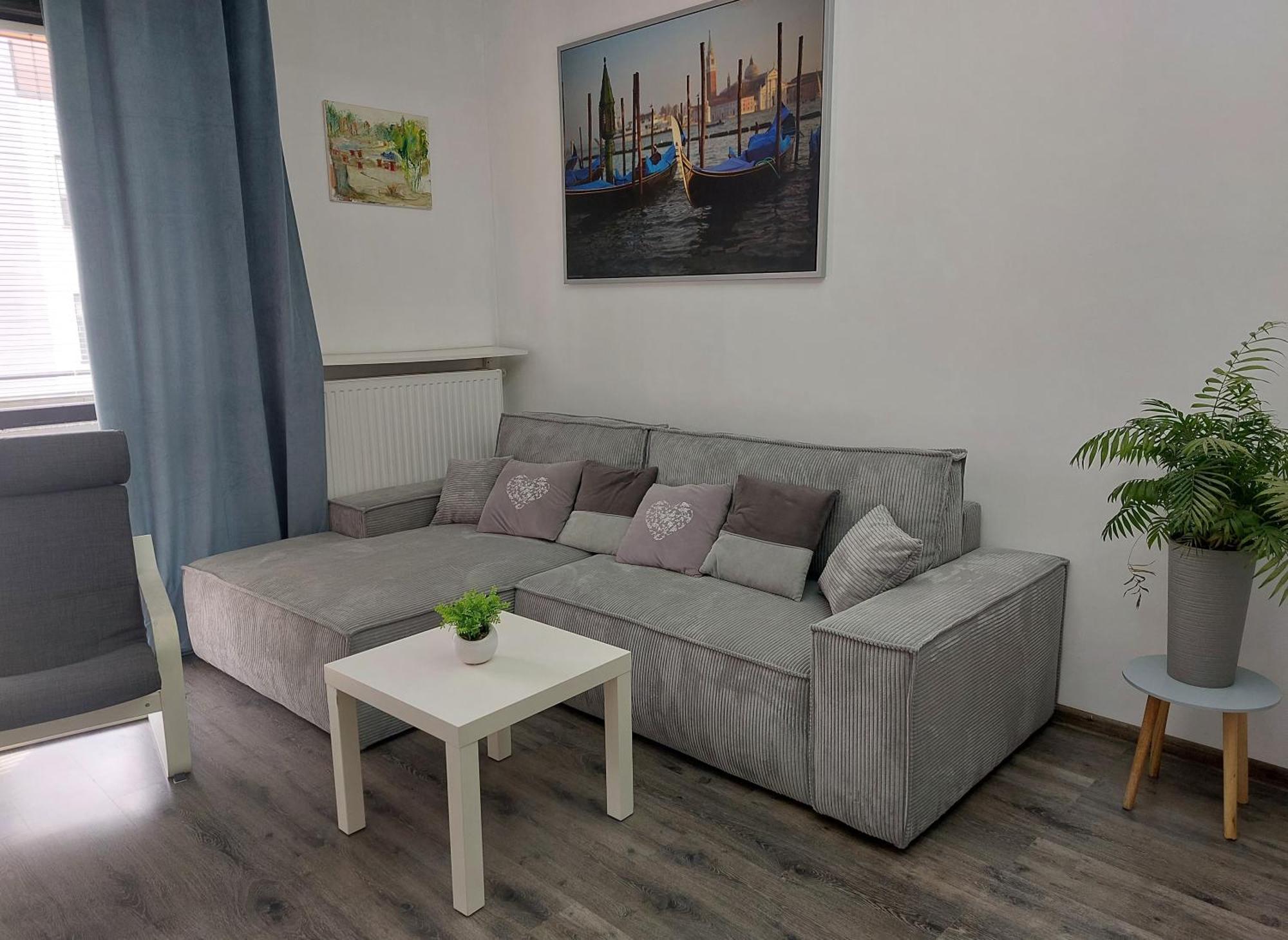 Apartment Jk 47 A Z Miejscem Postojowym W Garazu Warschau