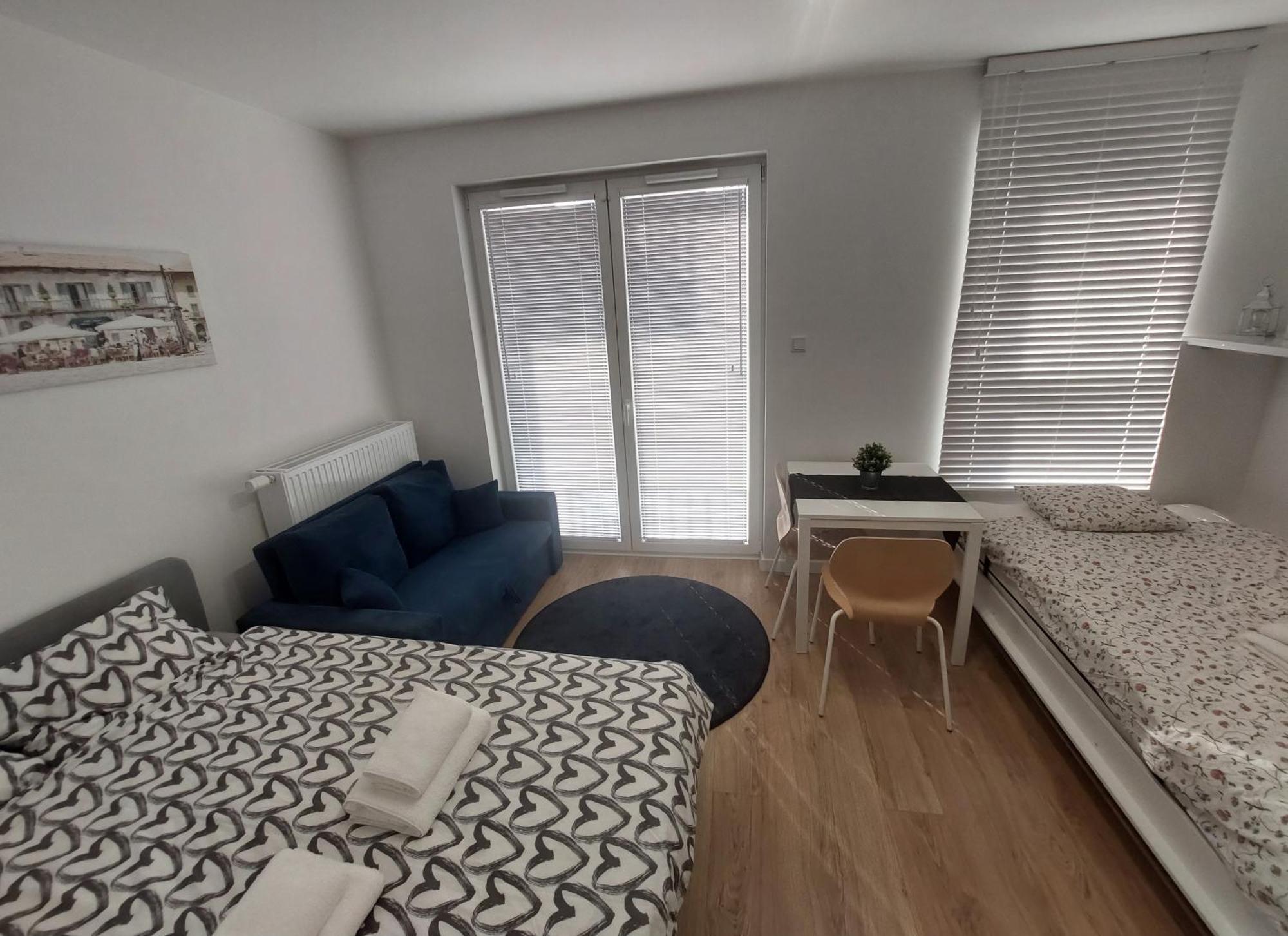 Zyczliwy Z Garazem Apartment *