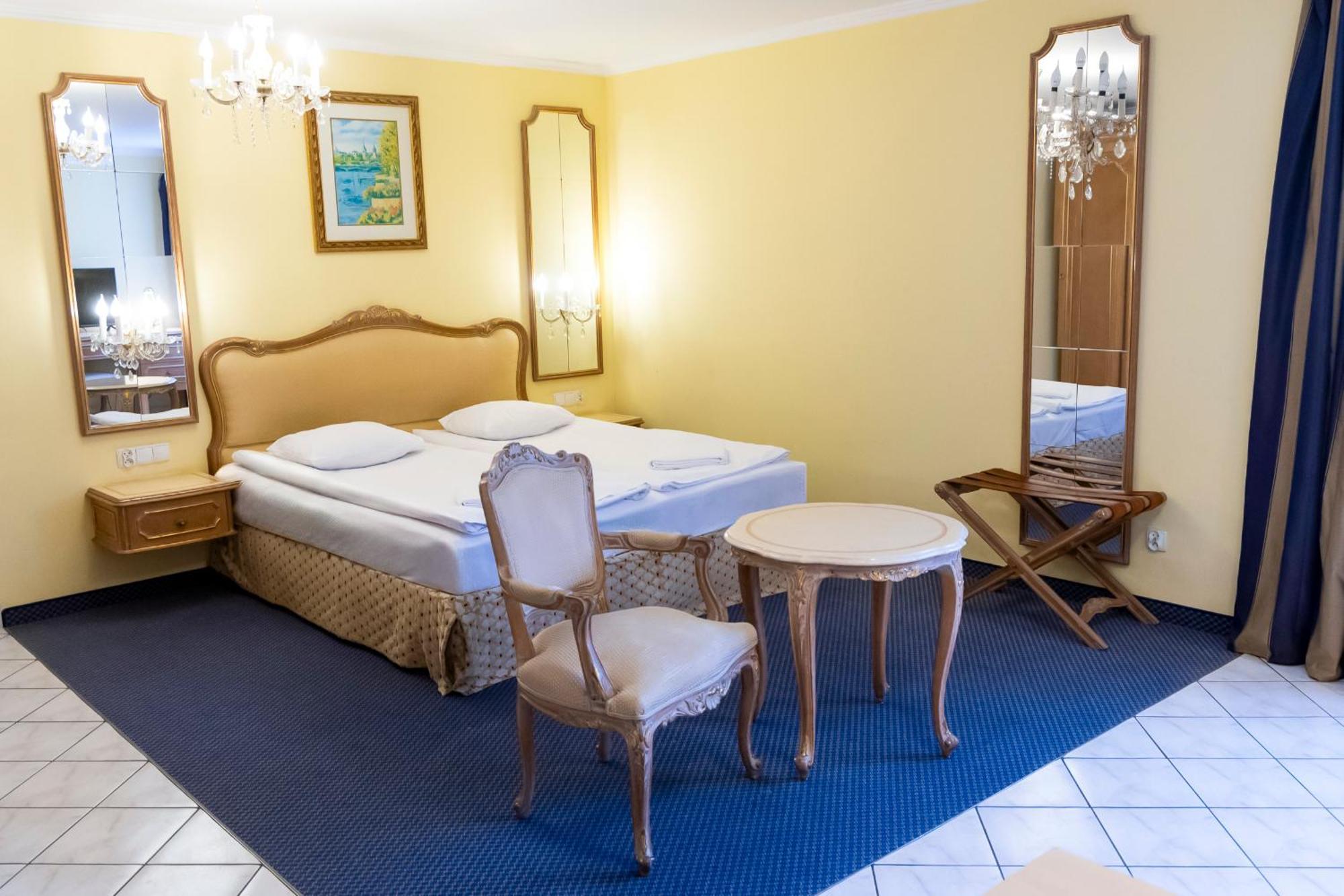 Hotel Hit Warsaw