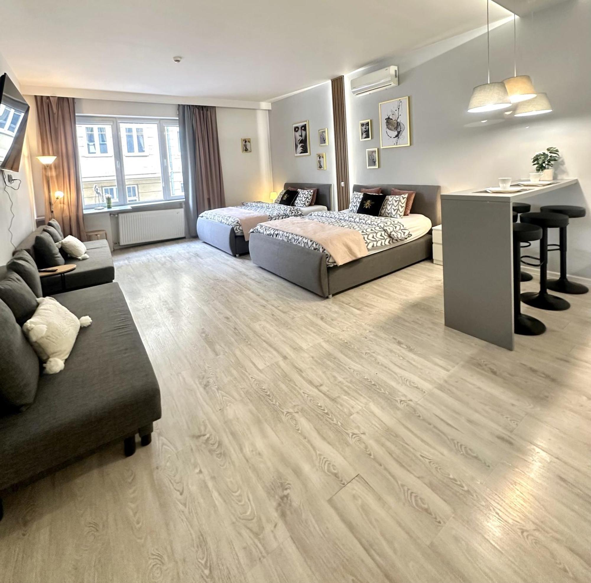 Exclusive Smolna Apartment