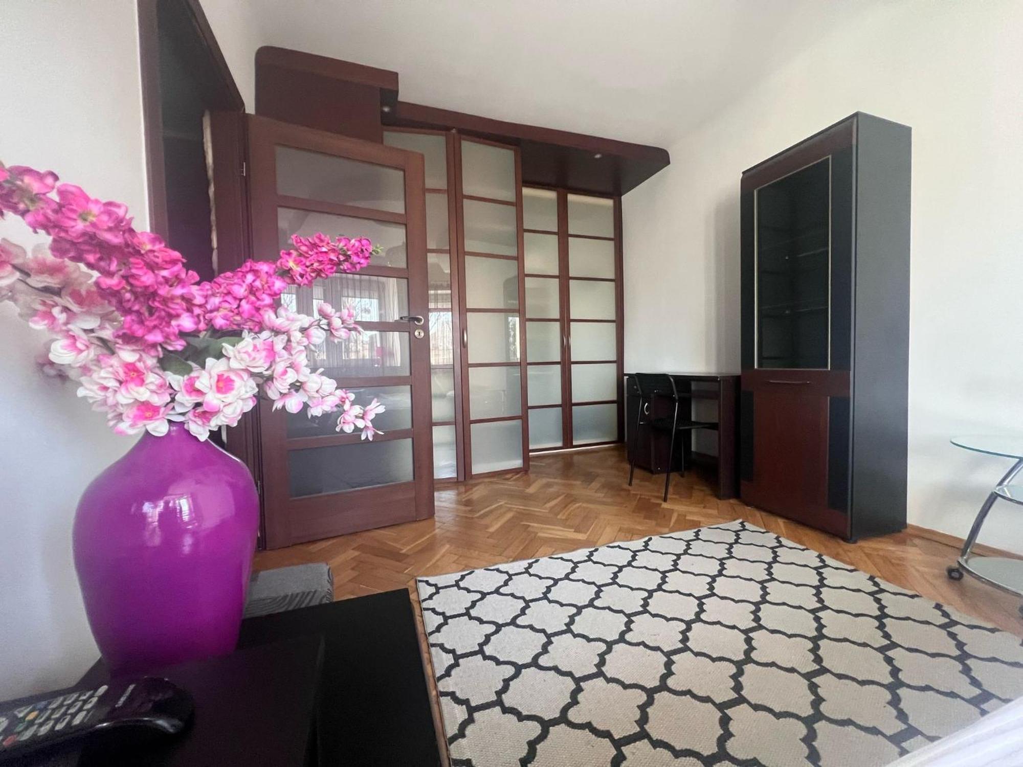 Plac Bankowy Apartment, Metro Warsaw