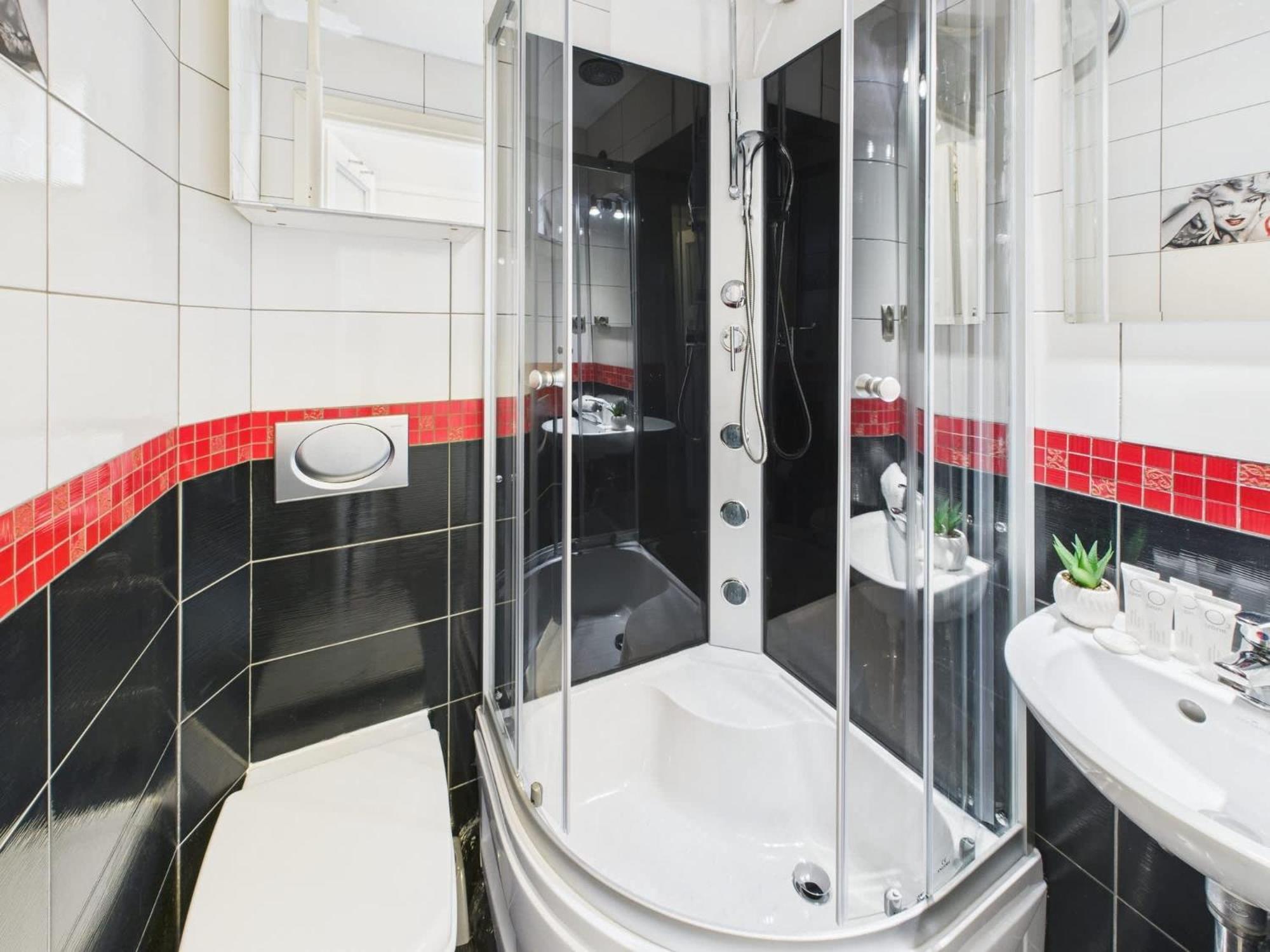 Exceptional Located Near Royal Baths Park By Renters