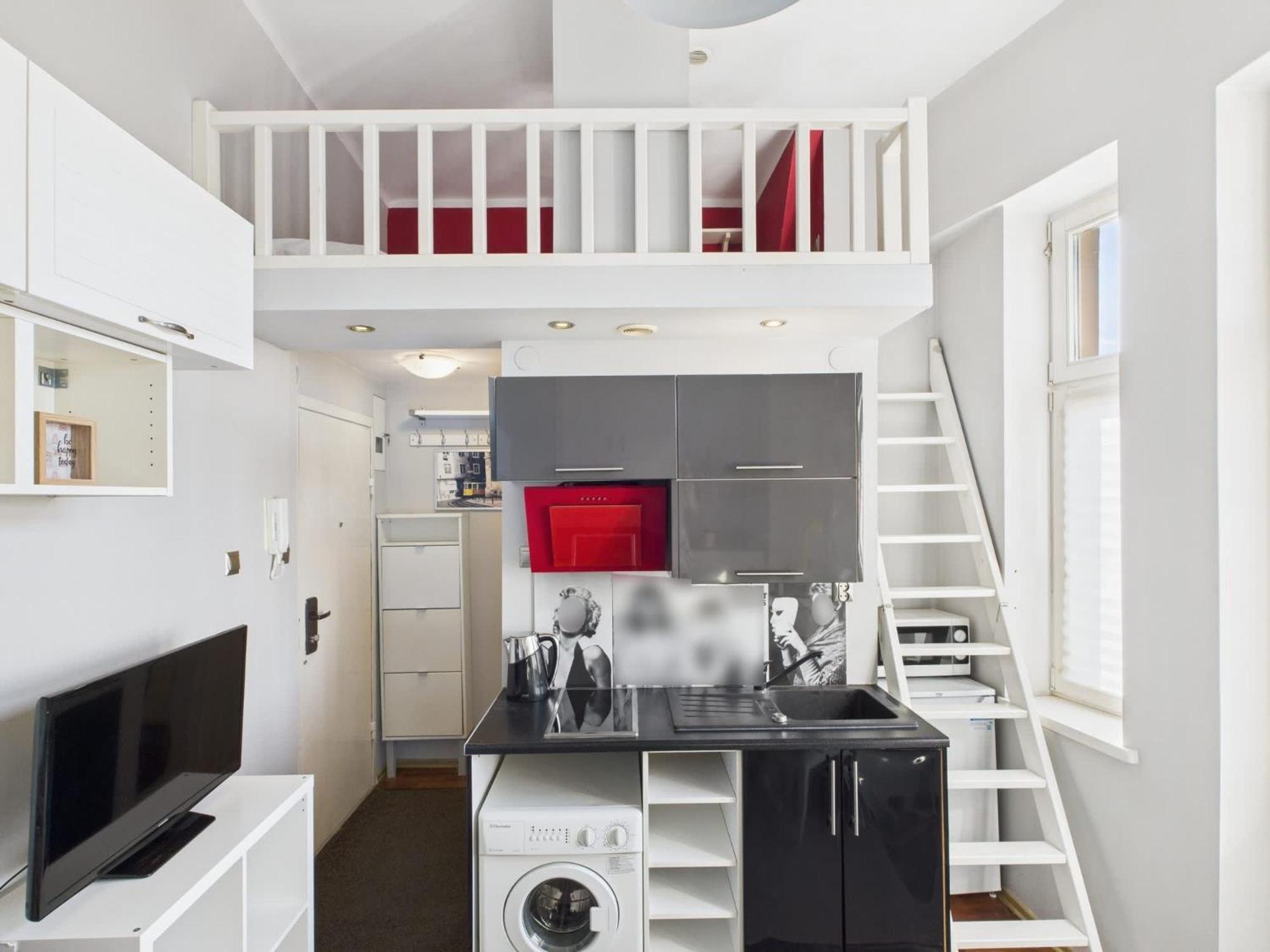 Exceptional Located Near Royal Baths Park By Renters *
