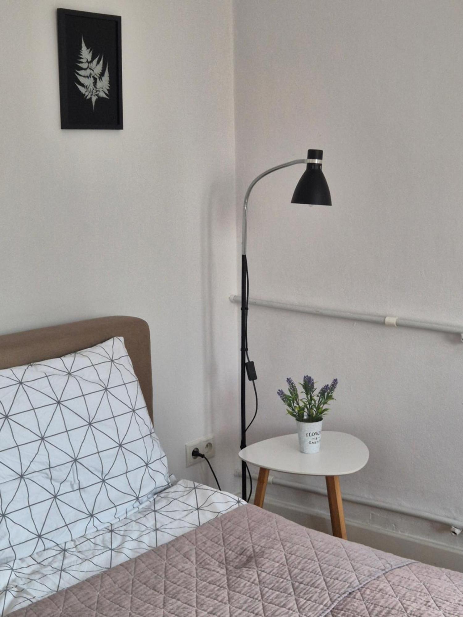Simple Elegance - Old Town *