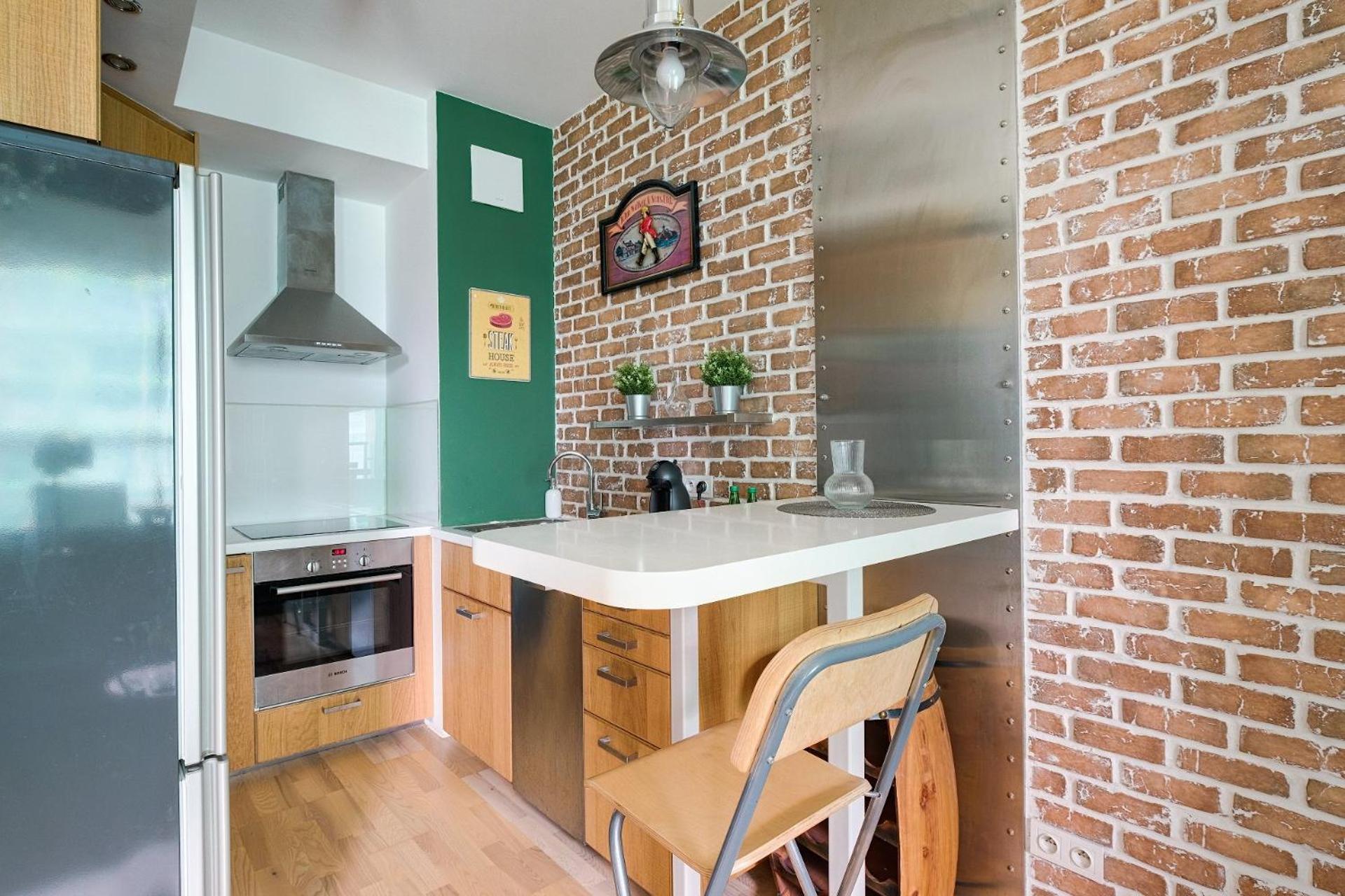 Apartment Center