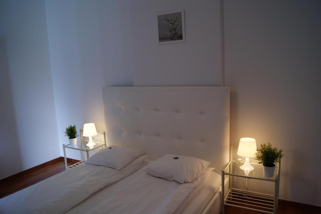 Triton In Apartment *