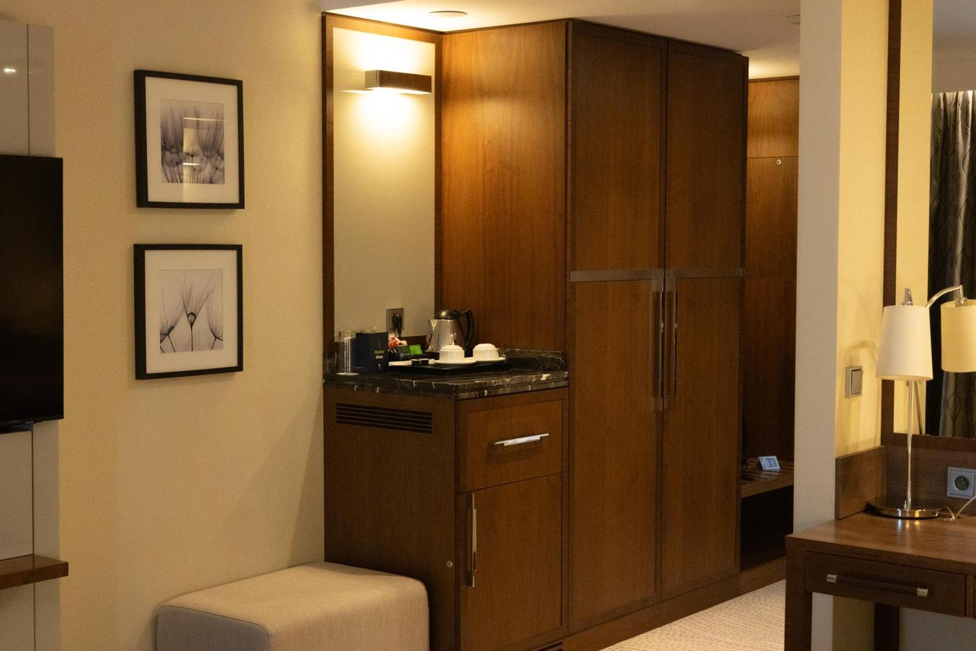 Doubletree By Hilton & Conference Centre Hotel 4*