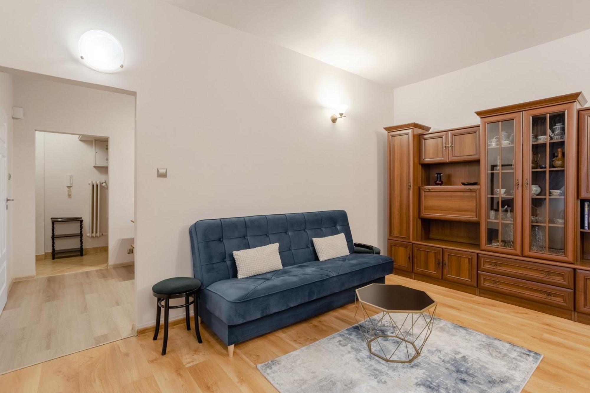 Time Apartment *