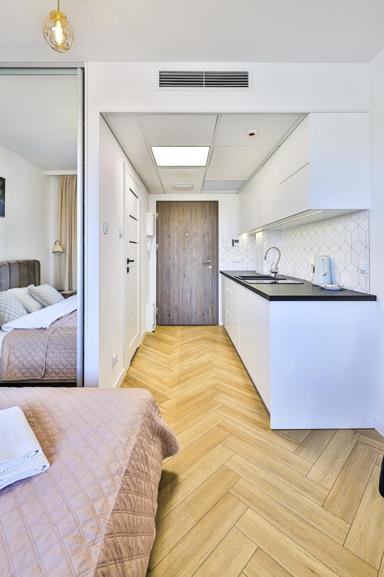 Pileckiego 59 Free Parking By Perfect * Warsaw