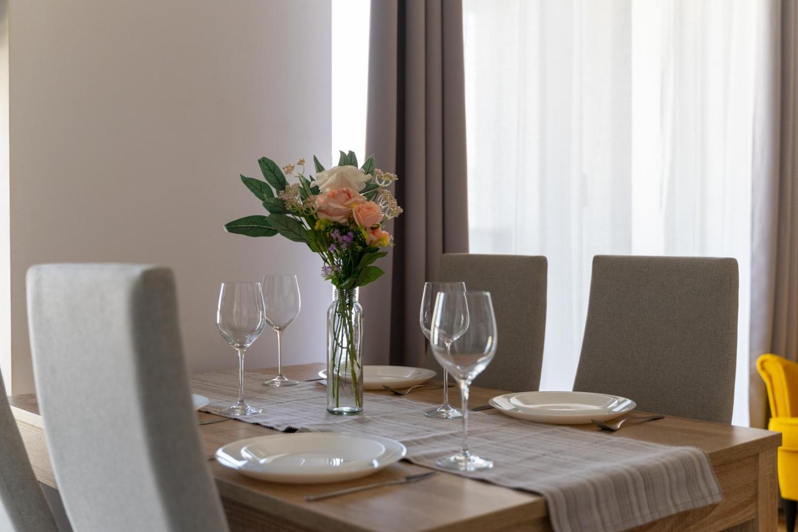 Wola - Parking And Balcony - By Rentujemy Apartamento
