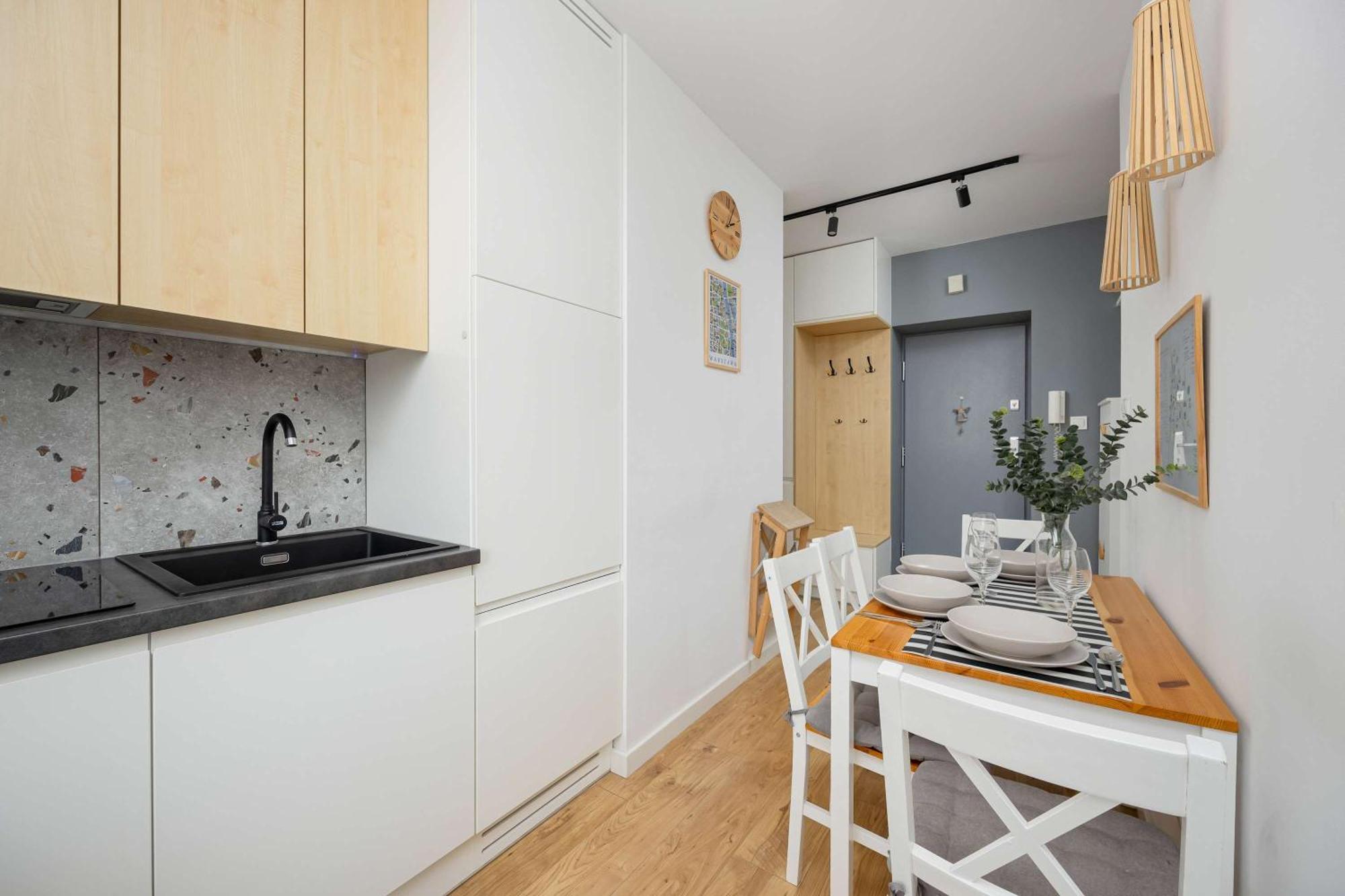 Ogrodowa Cozy Near Mirowska Hall Warsaw's Wola By Renters Apartamento