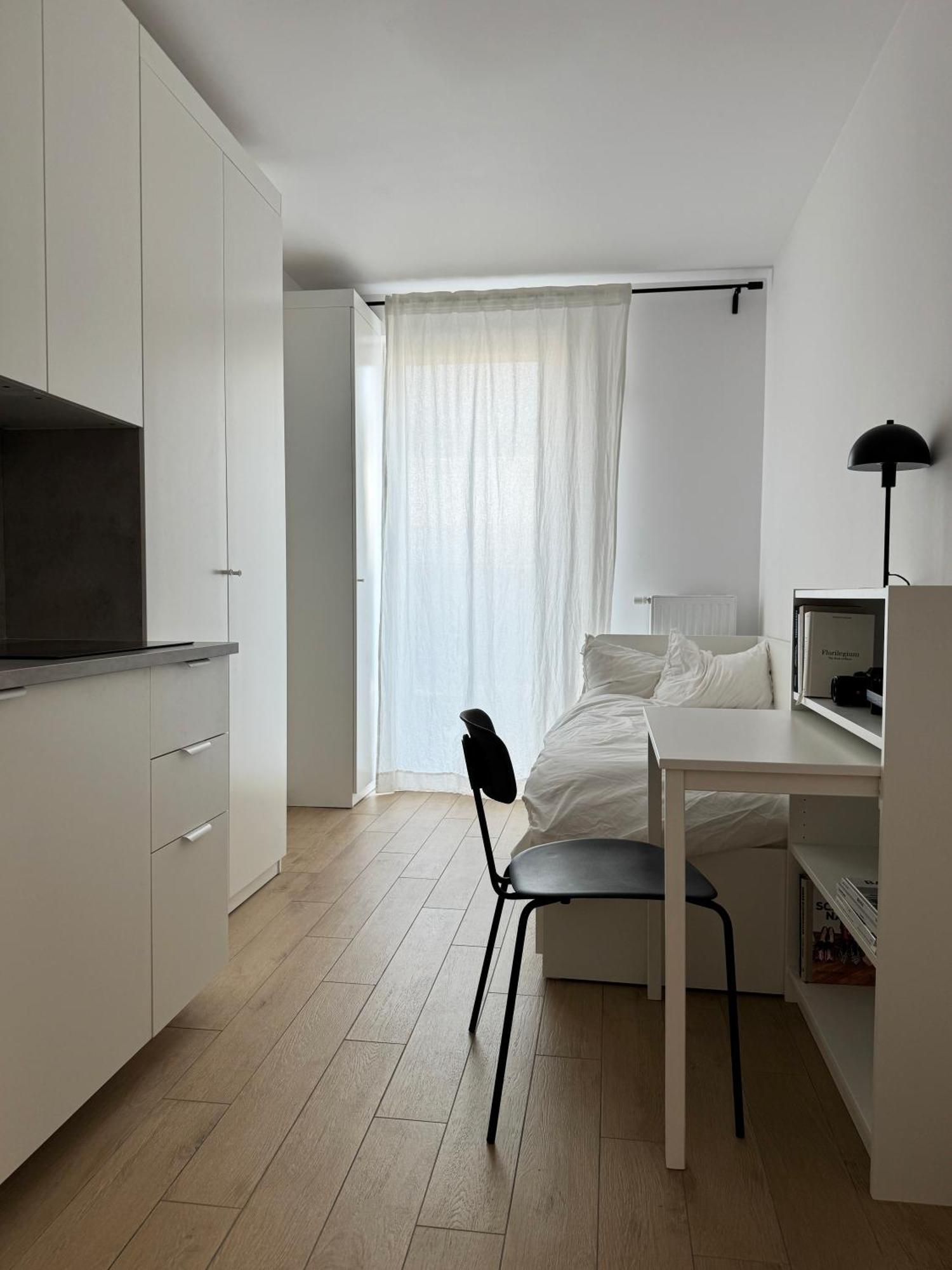 Torunska White Apartment