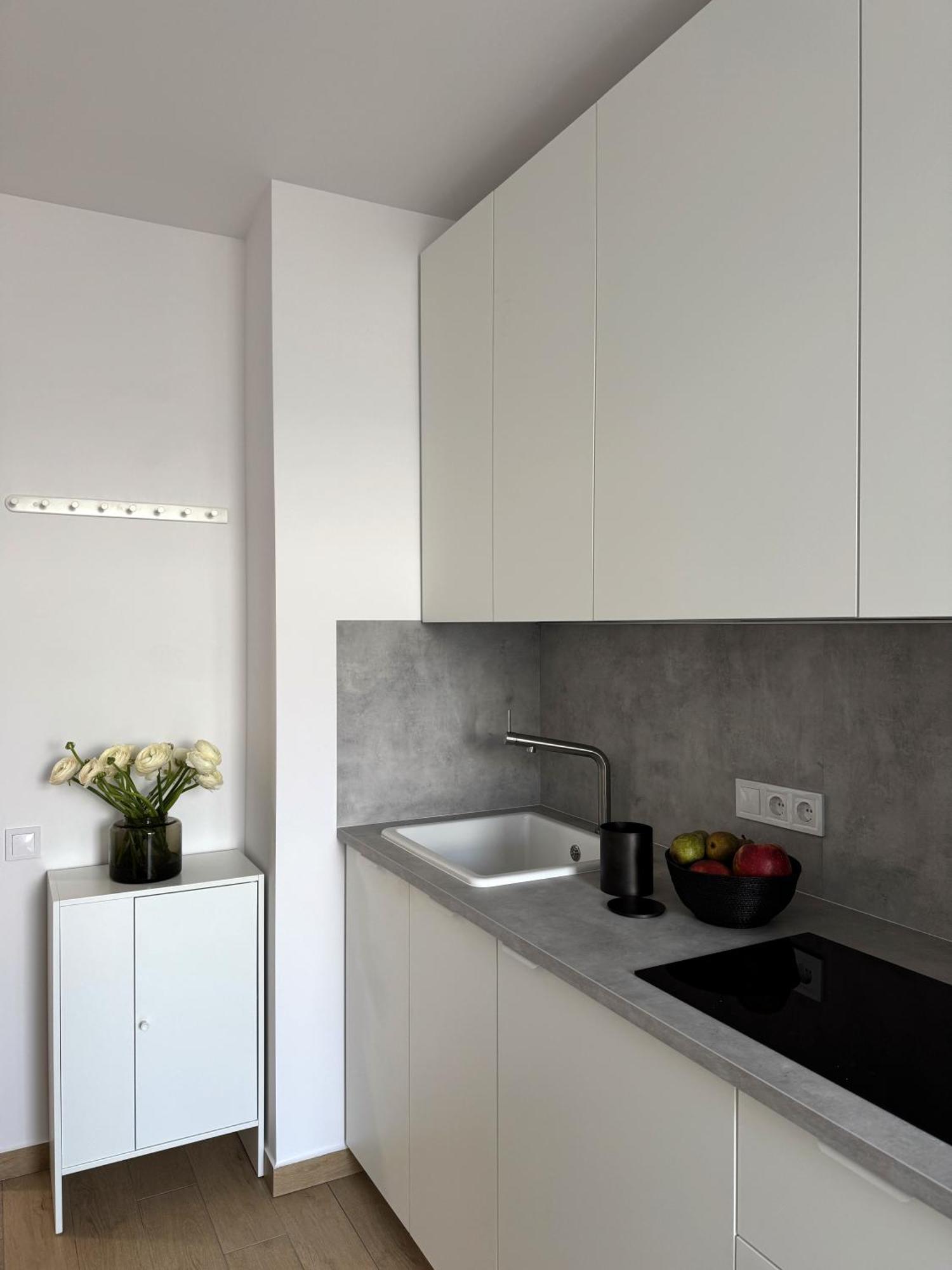 Torunska White Apartment