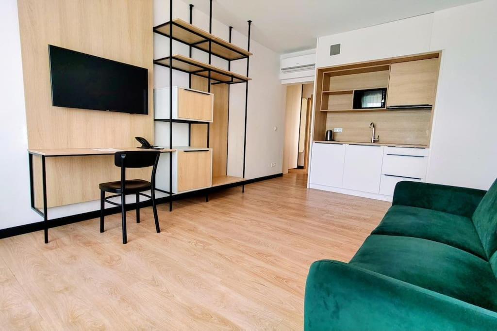 Apartment Przy Pge Narodowym, Metro, Ac, Parking