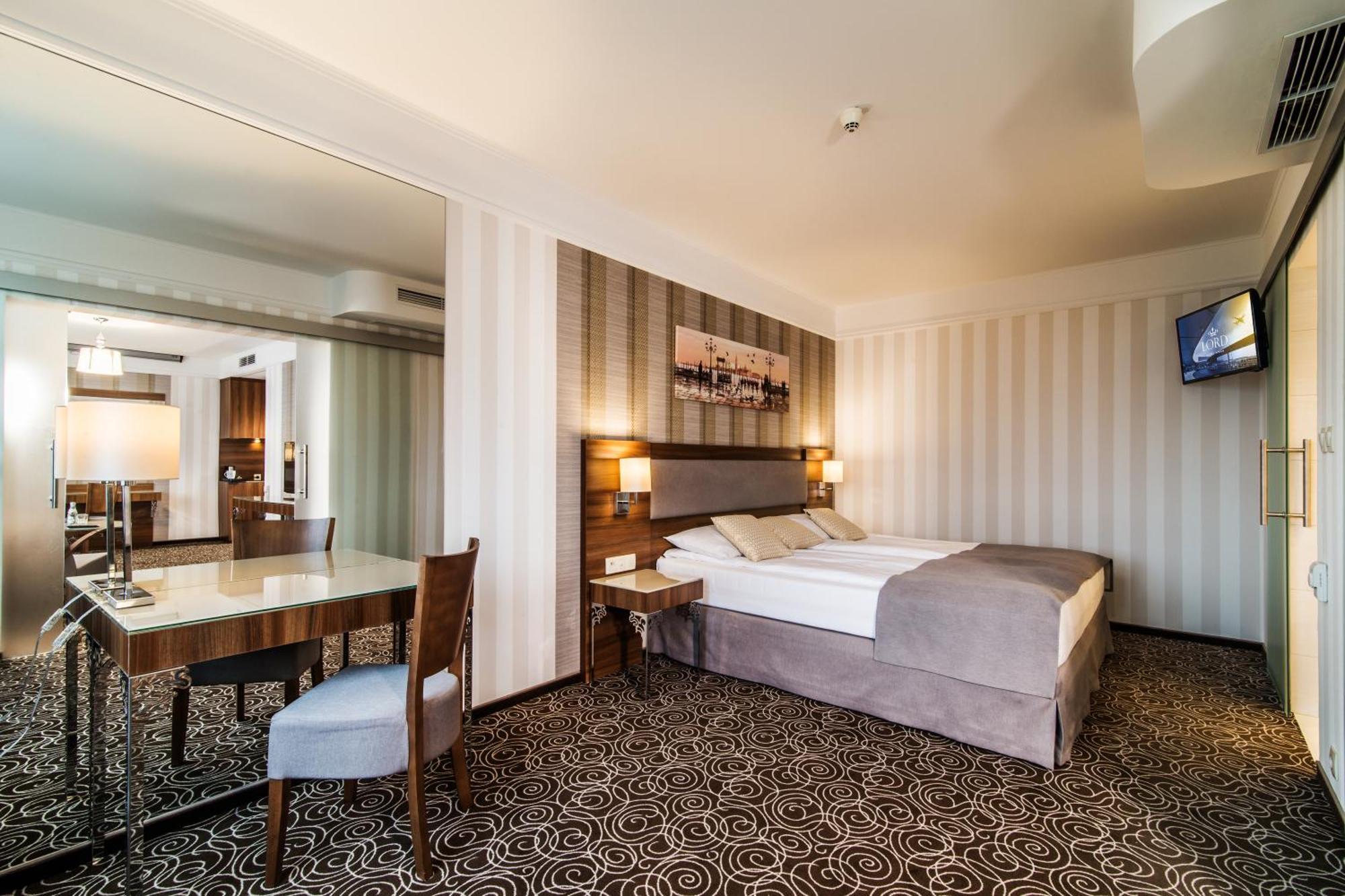 Lord - Airport 4* Warsaw