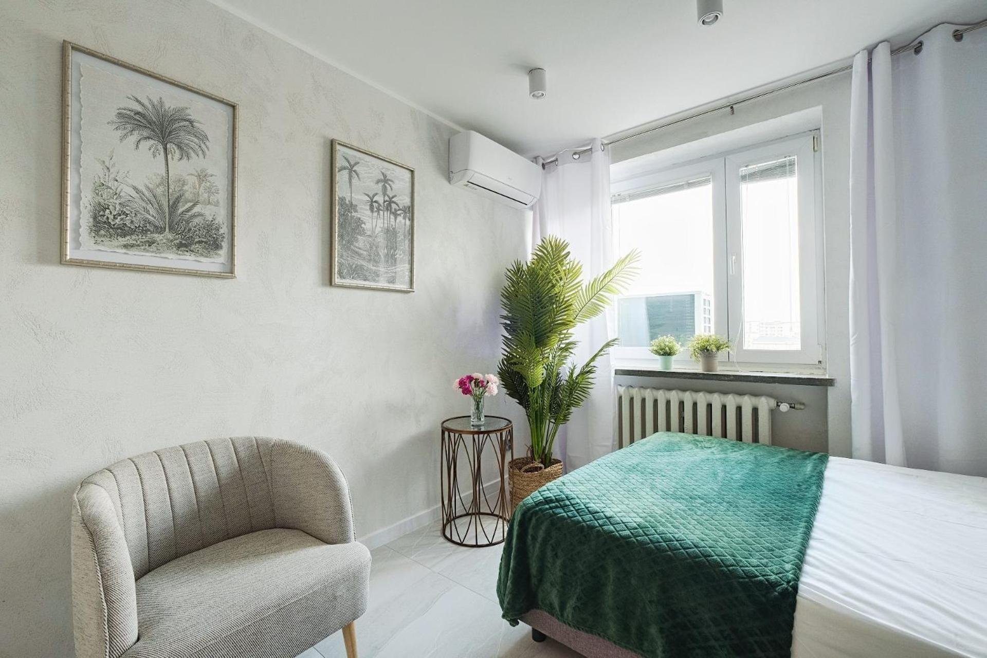 Emilii Plater 55 Center 3 Bedrooms Living Balcony Apartment *