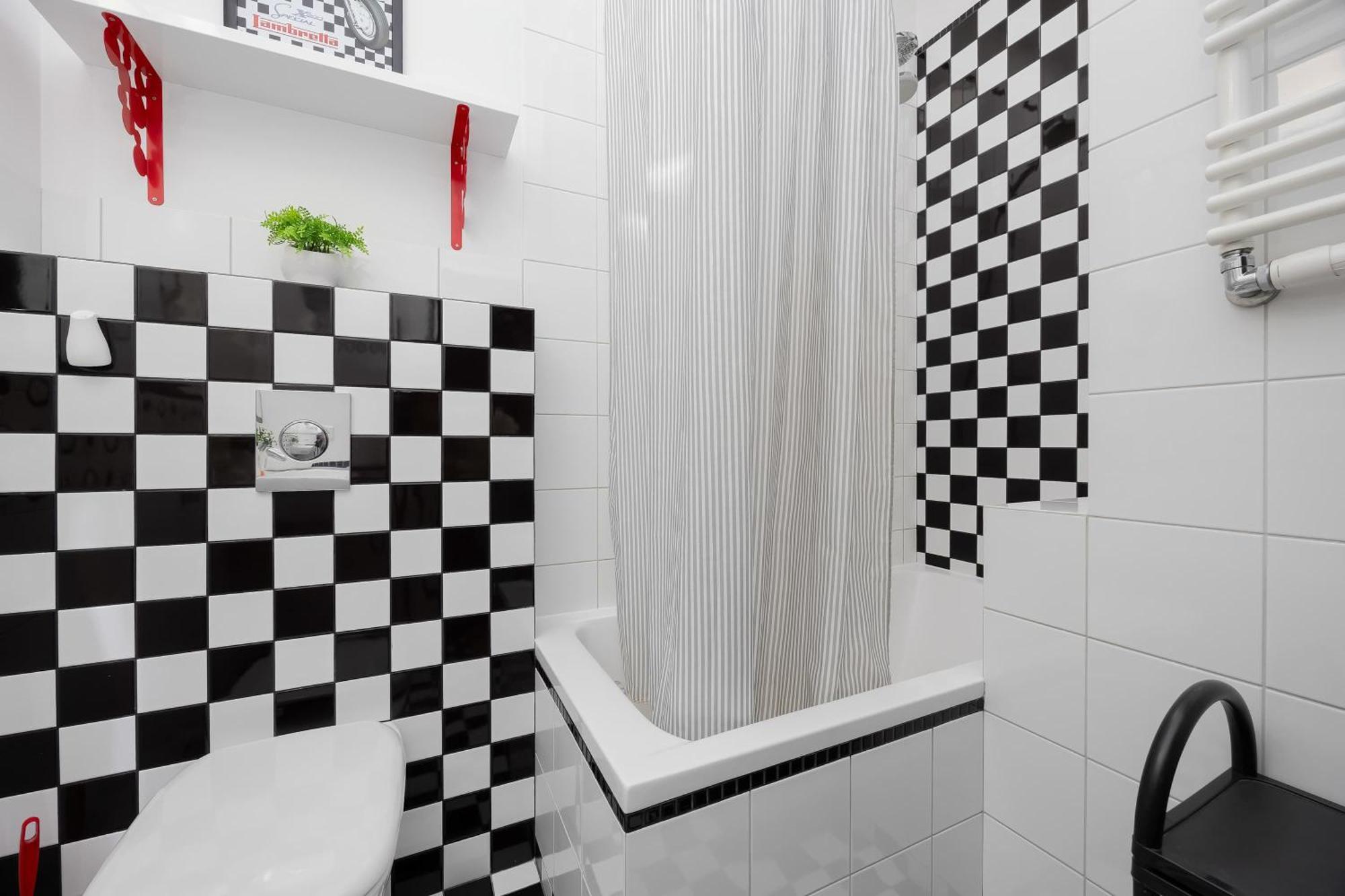 Leszczynska American Retro With Balcony Warsaw's Powisle By Renters Warsaw