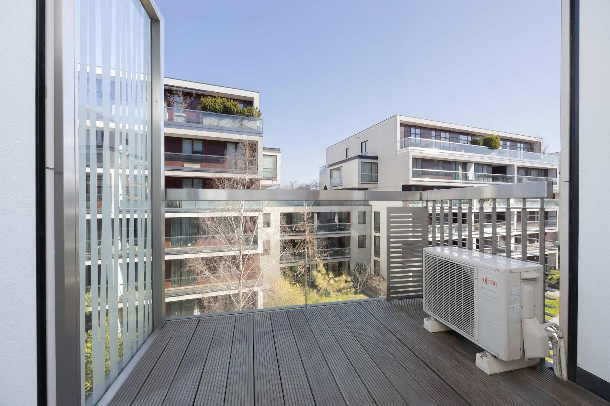 Leszczynska American Retro With Balcony Warsaw's Powisle By Renters Căn hộ