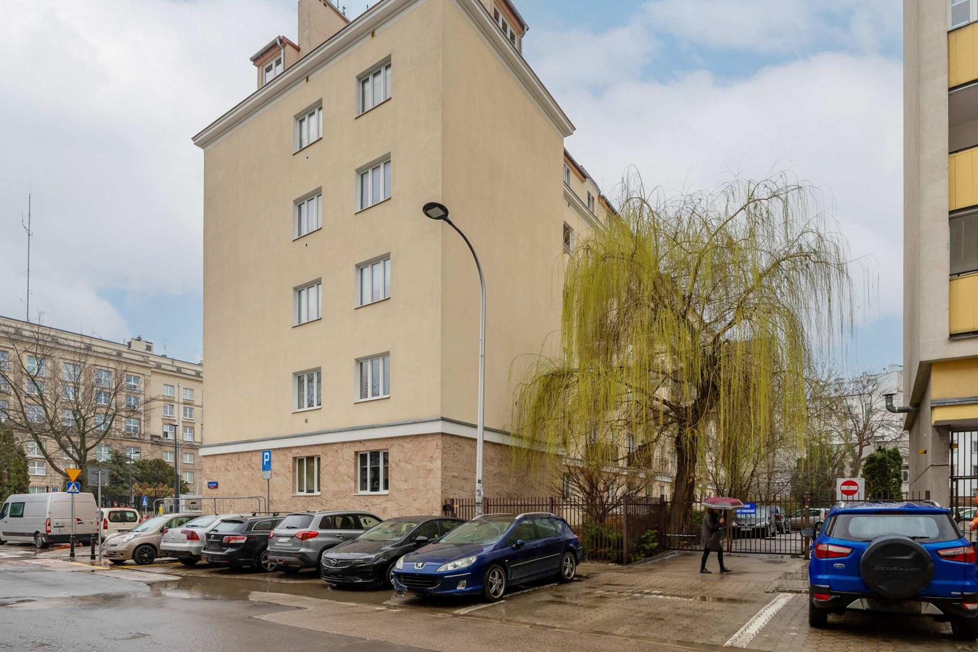 Bright Rakowiecka Near Pole Mokotowskie By Renters *