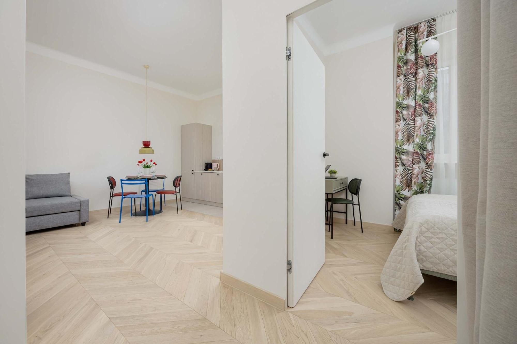 Bright Rakowiecka Near Pole Mokotowskie By Renters Apartment Warsaw