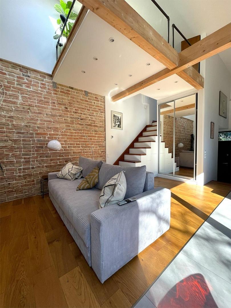 Modern Loft With A Garden Holiday home *