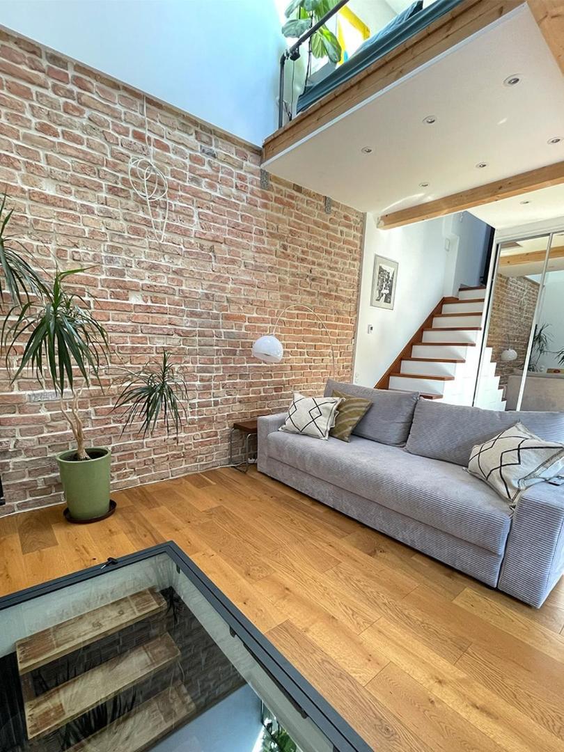 Modern Loft With A Garden Warsaw