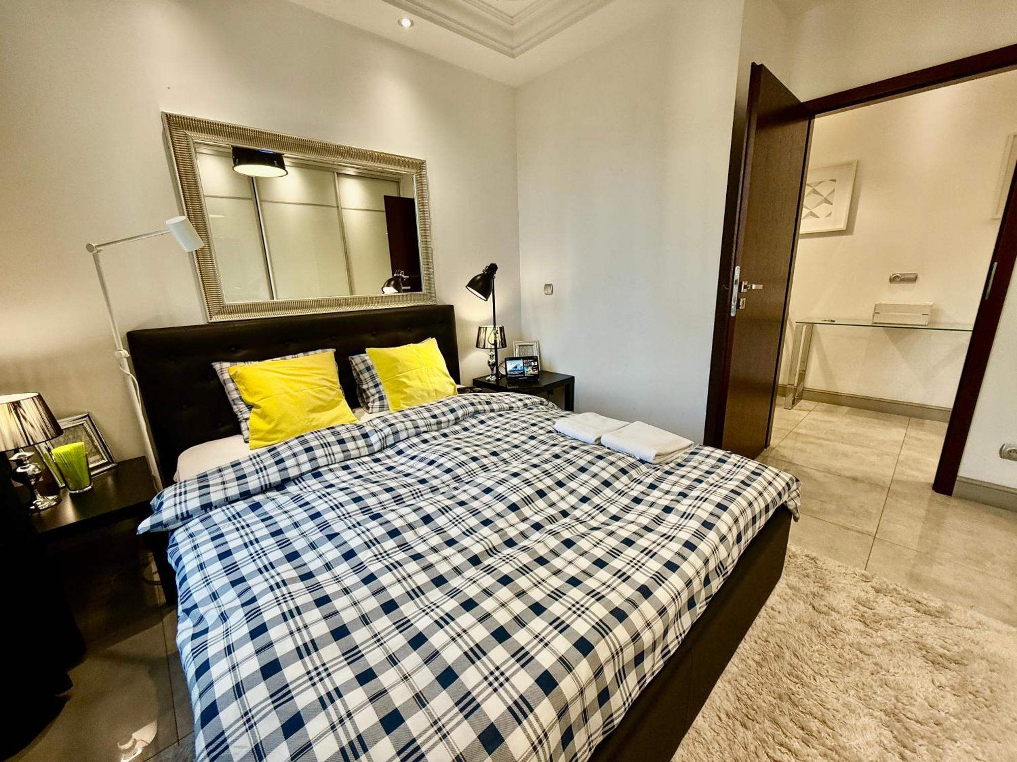 Class Metro Fast Wifi 100 Mbs 70'tv Netflix Hbo Max Disney+ Appletv+ Apartament *