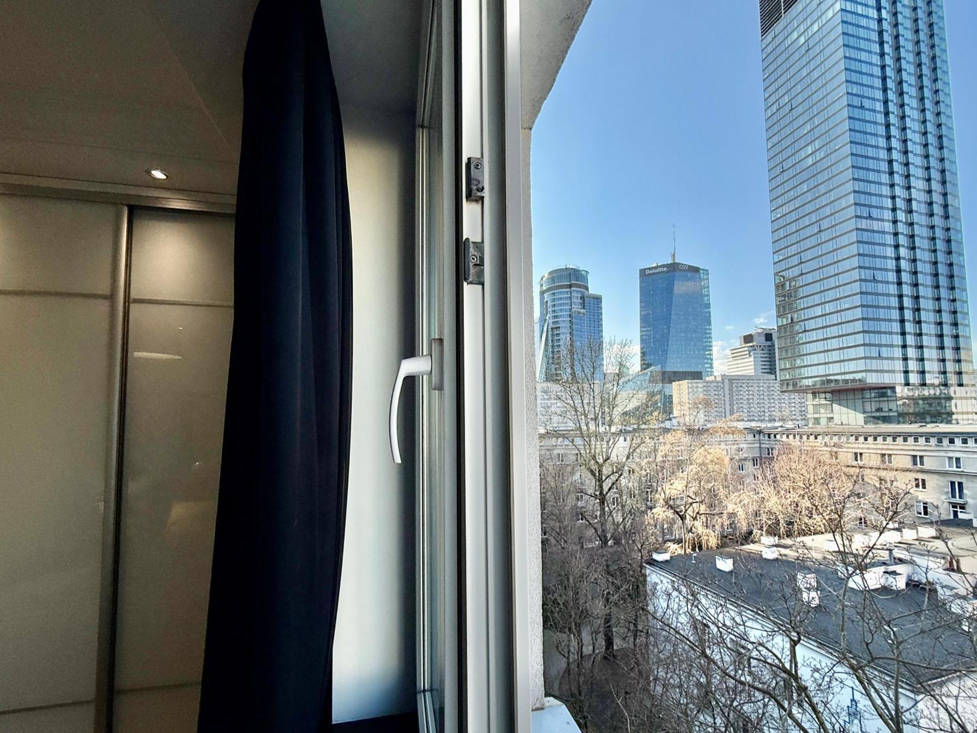 Apartment Class Metro Fast Wifi 100 Mbs 70'tv Netflix Hbo Max Disney+ Appletv+ Warschau