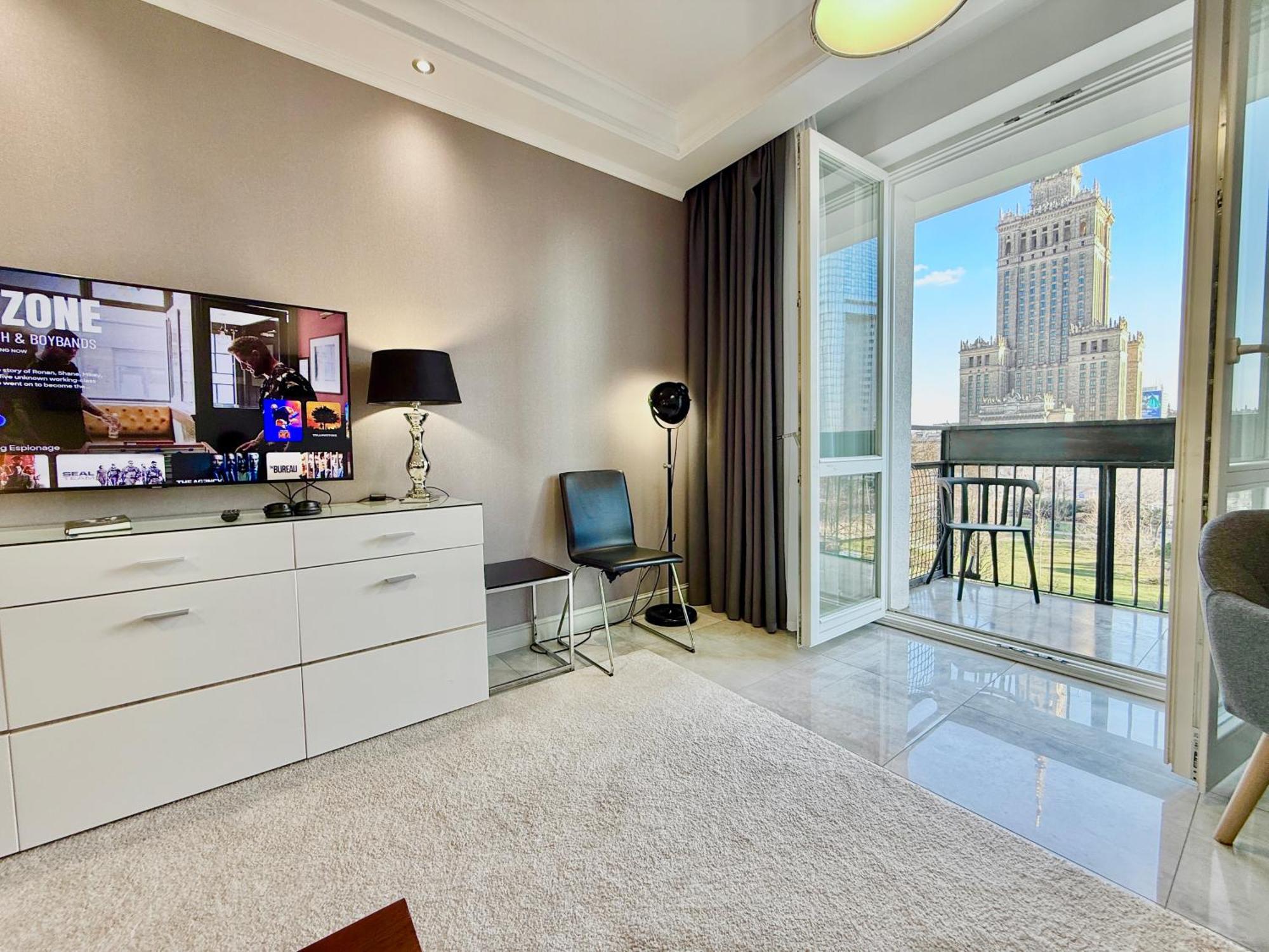 Class Metro Fast Wifi 100 Mbs 70'tv Netflix Hbo Max Disney+ Appletv+ * Warschau