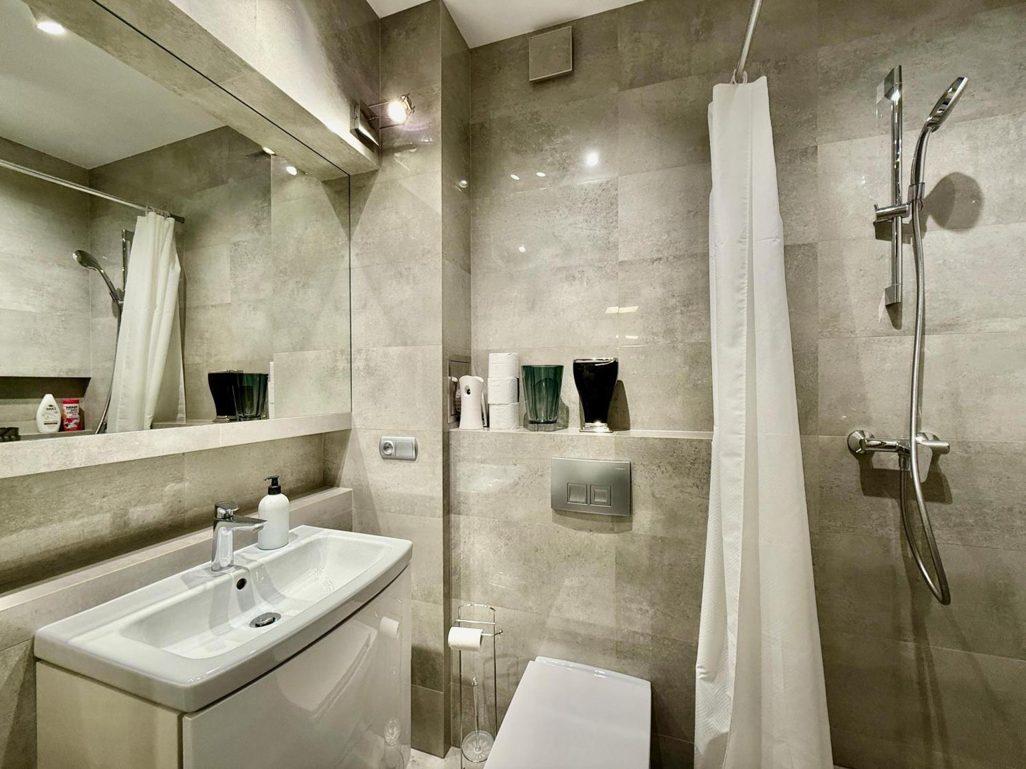 Class Metro Fast Wifi 100 Mbs 70'tv Netflix Hbo Max Disney+ Appletv+ Apartament
