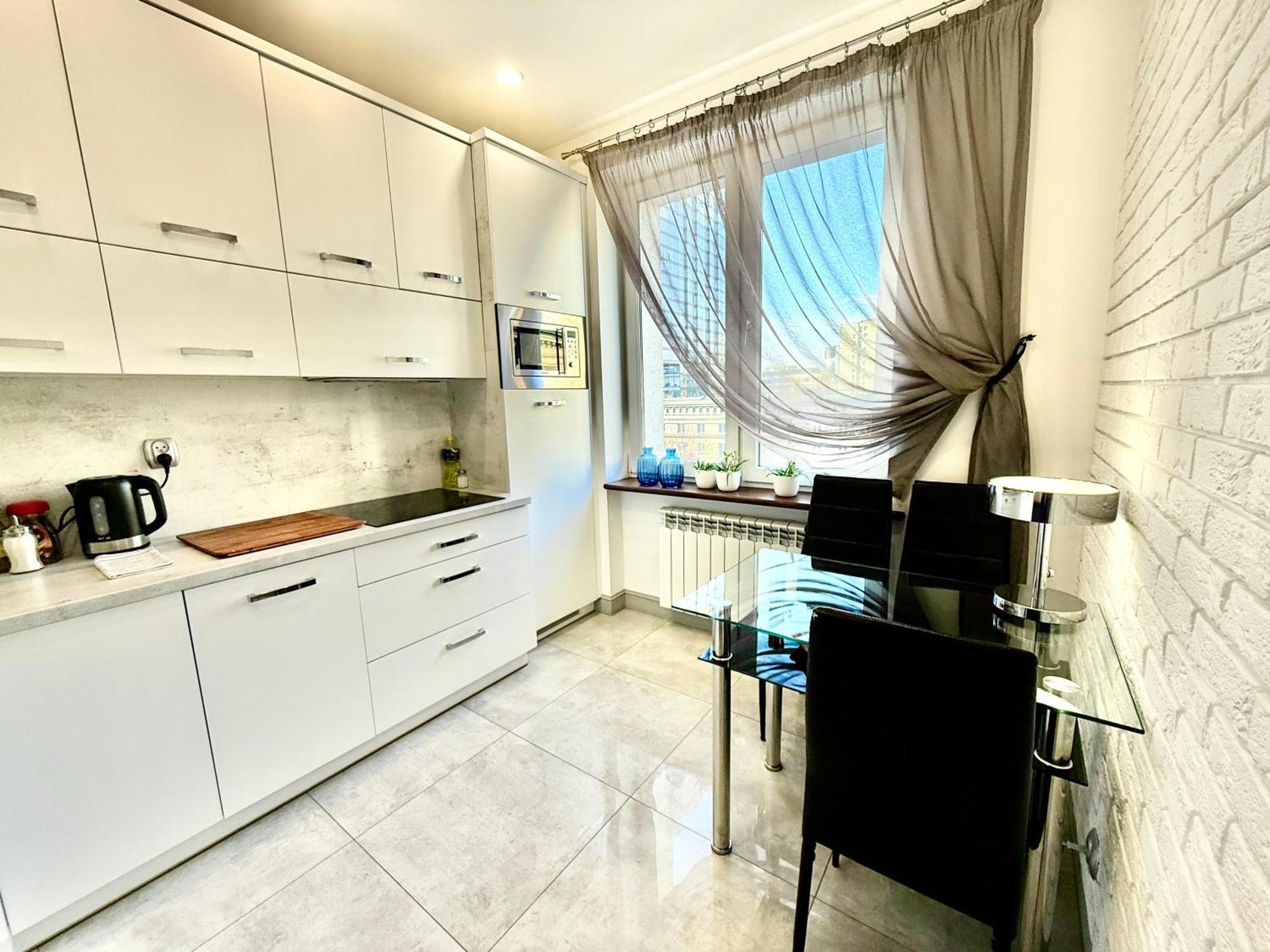 Apartment Class Metro Fast Wifi 100 Mbs 70'tv Netflix Hbo Max Disney+ Appletv+ Warschau