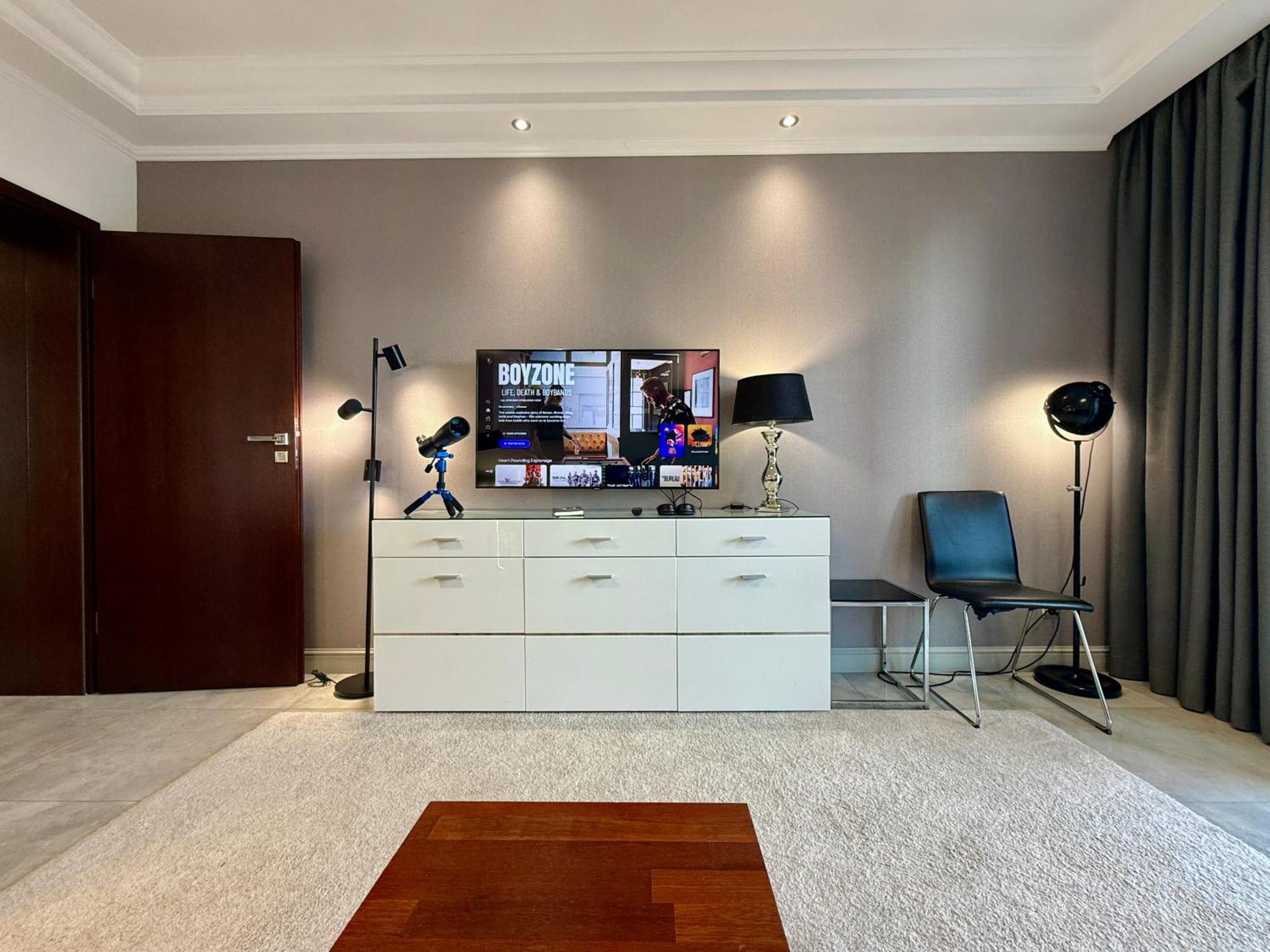 Class Metro Fast Wifi 100 Mbs 70'tv Netflix Hbo Max Disney+ Appletv+ Apartament *
