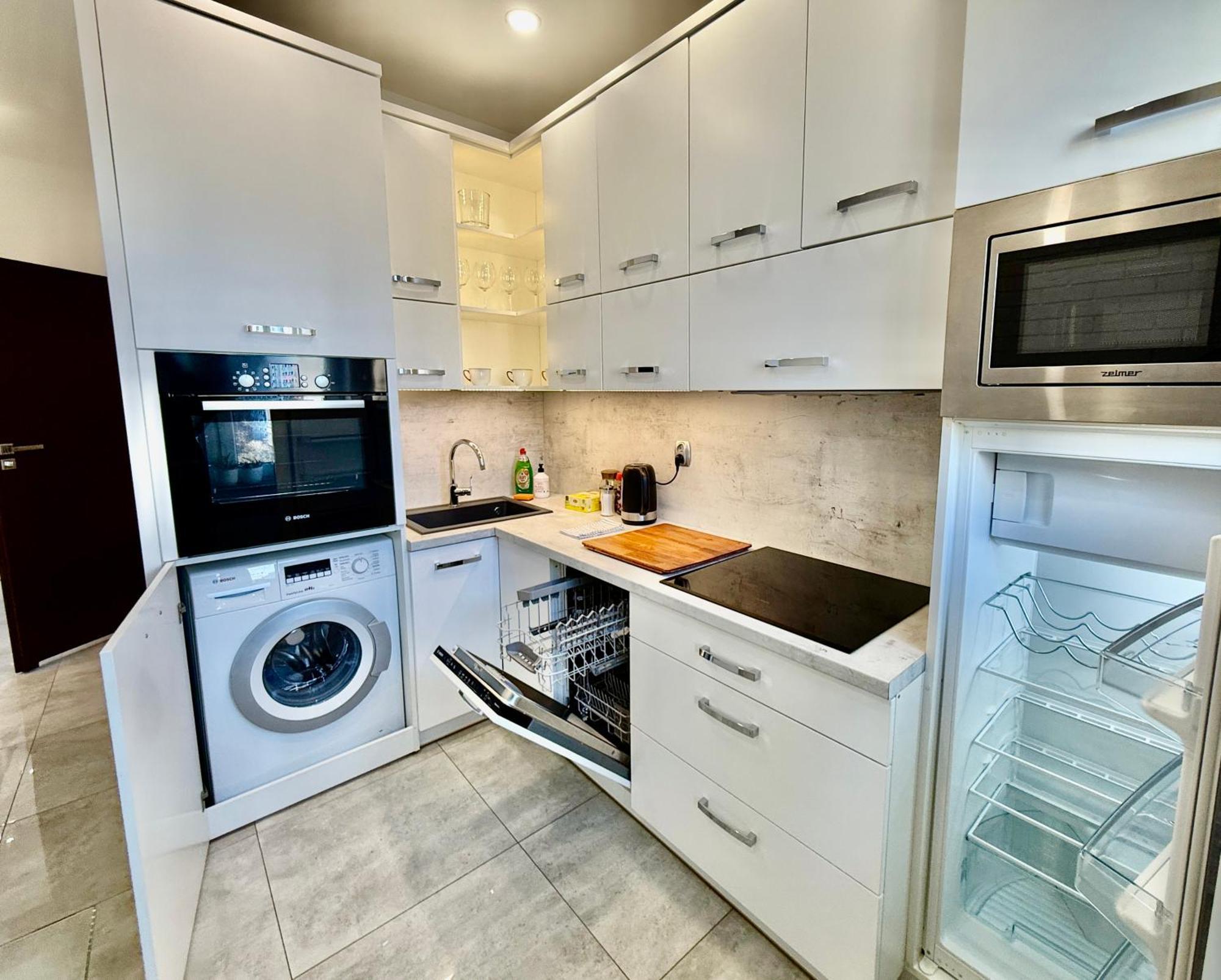 Apartment Class Metro Fast Wifi 100 Mbs 70'tv Netflix Hbo Max Disney+ Appletv+ Warschau