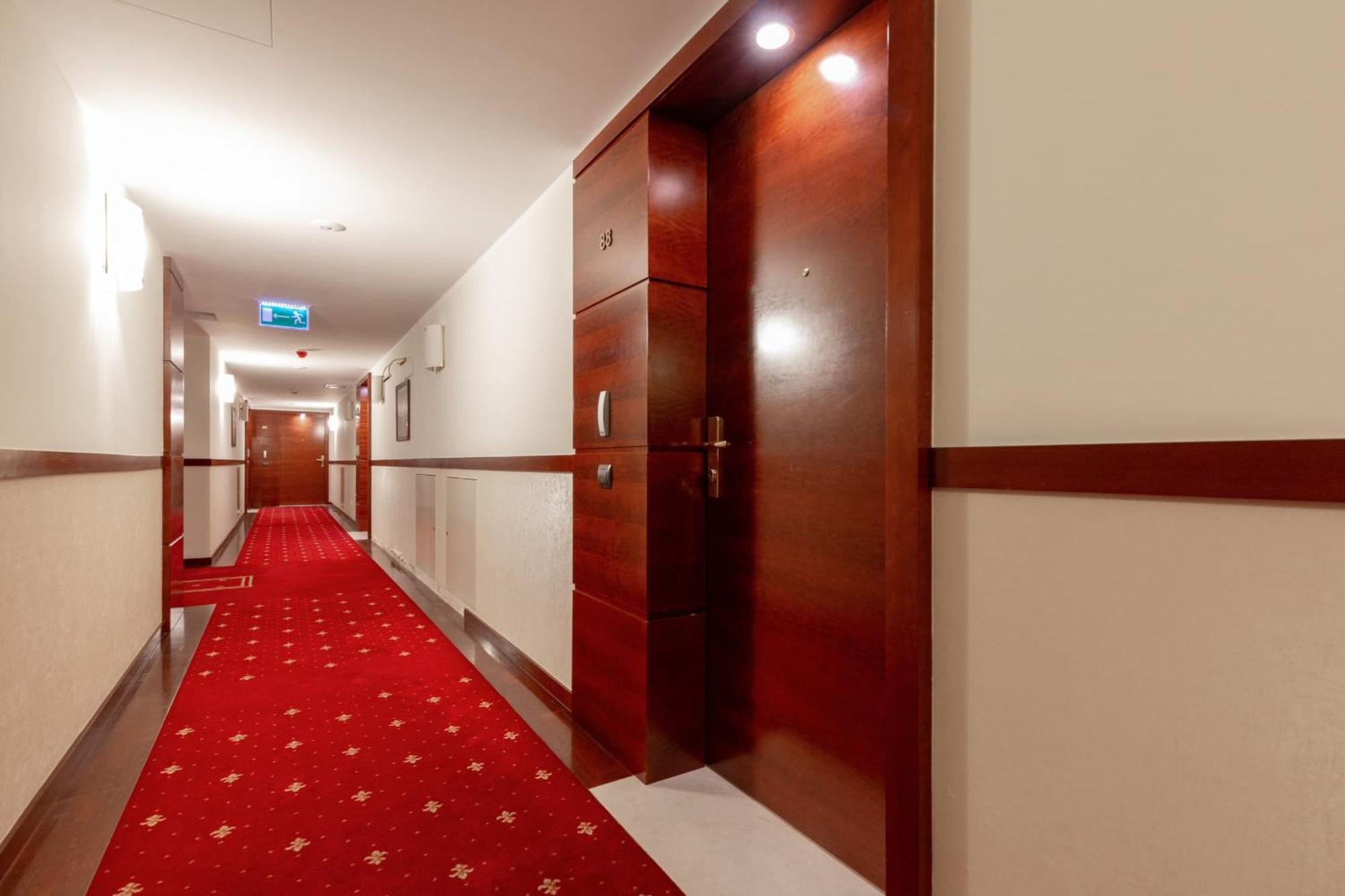 Lincoln Exclusive With Ac In By Renters Prestige