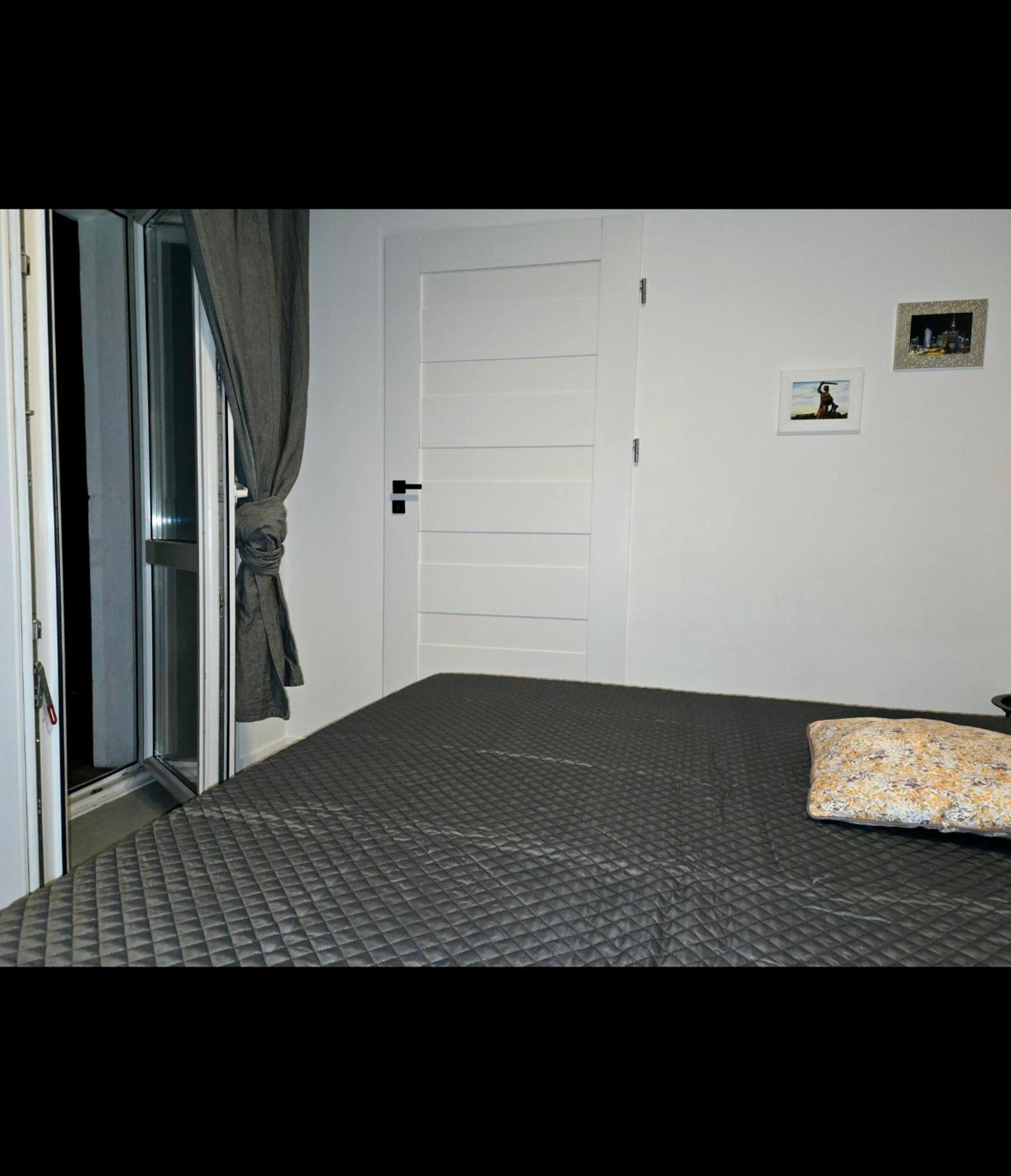 Apartment Bialobrzeska *