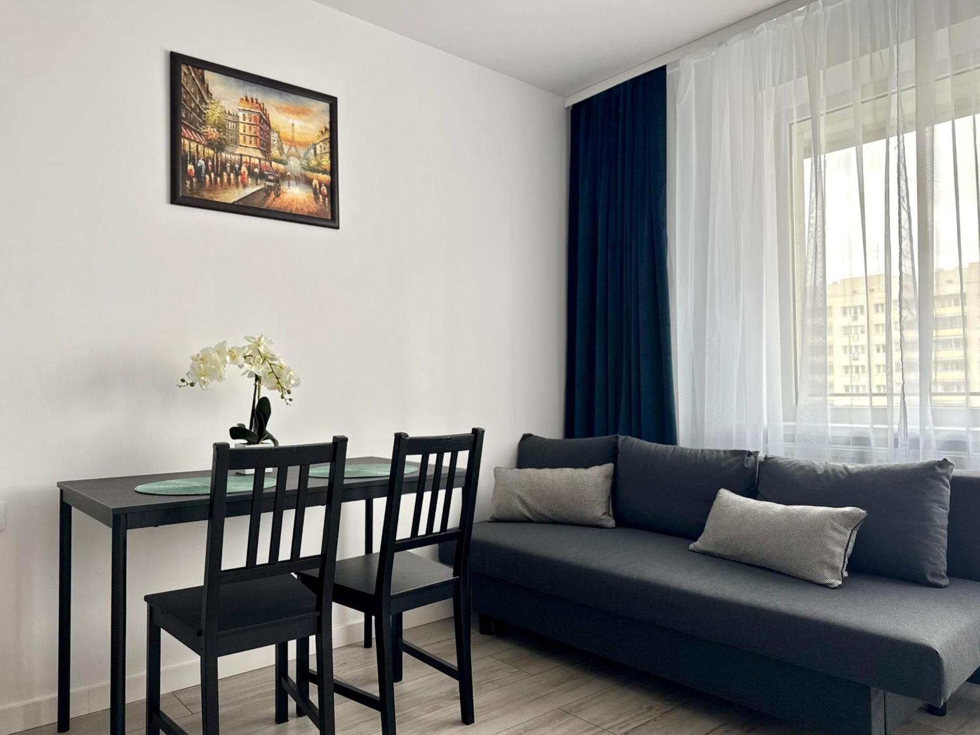 K22 Galeria Mokotow B Modzelewskiego Apartment