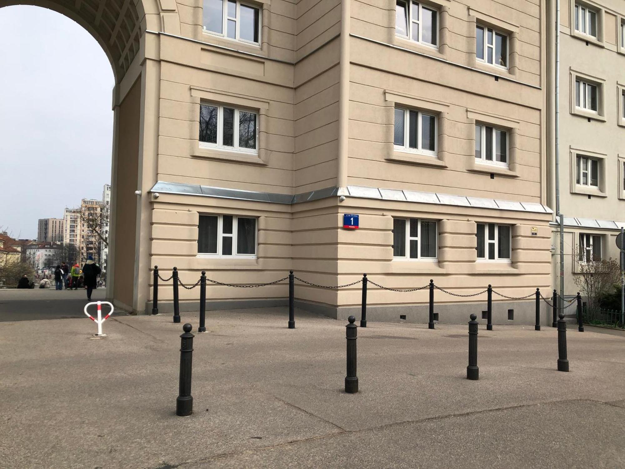 Plac Bankowy Apartment, Metro Apartment