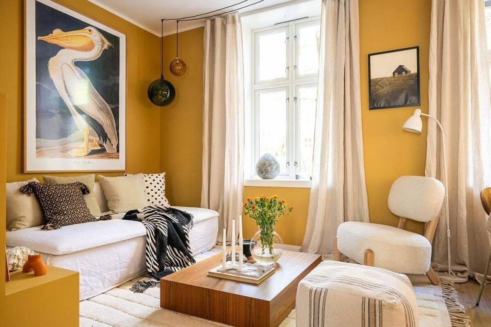 Fantastic In Old Apartment Warsaw