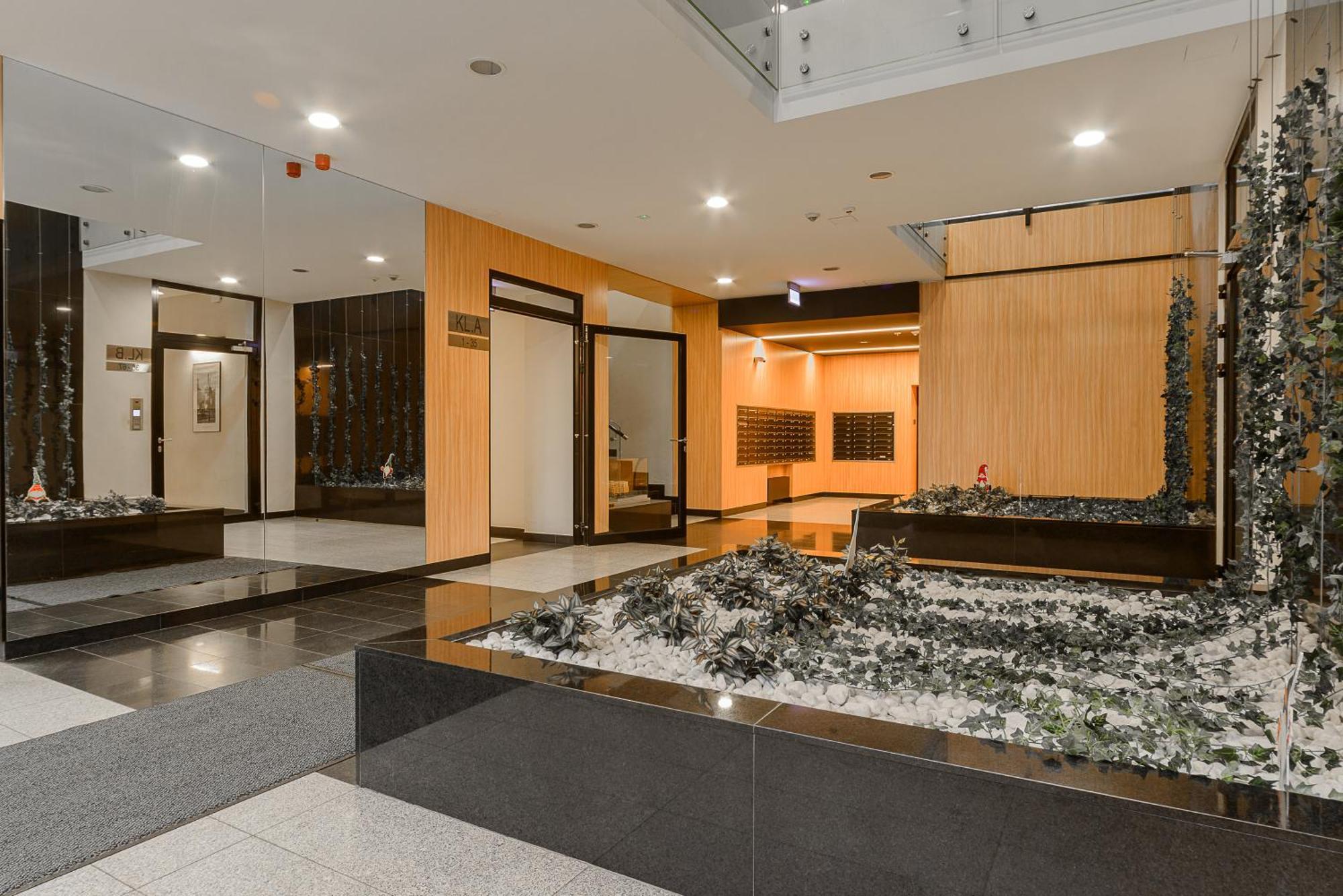 Cozy Family With Balcony Near Zlote Tarasy * Warsaw