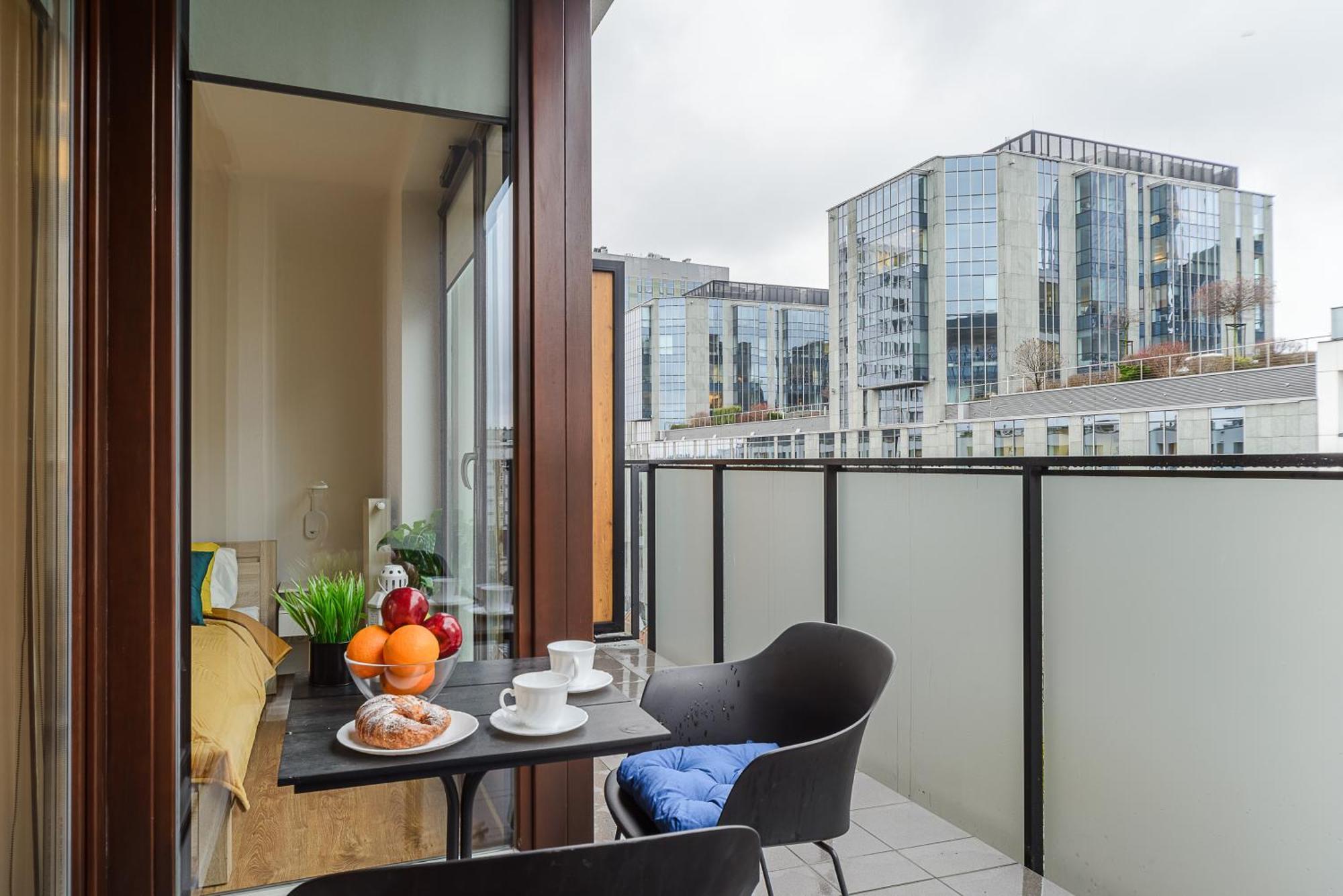 Cozy Family With Balcony Near Zlote Tarasy