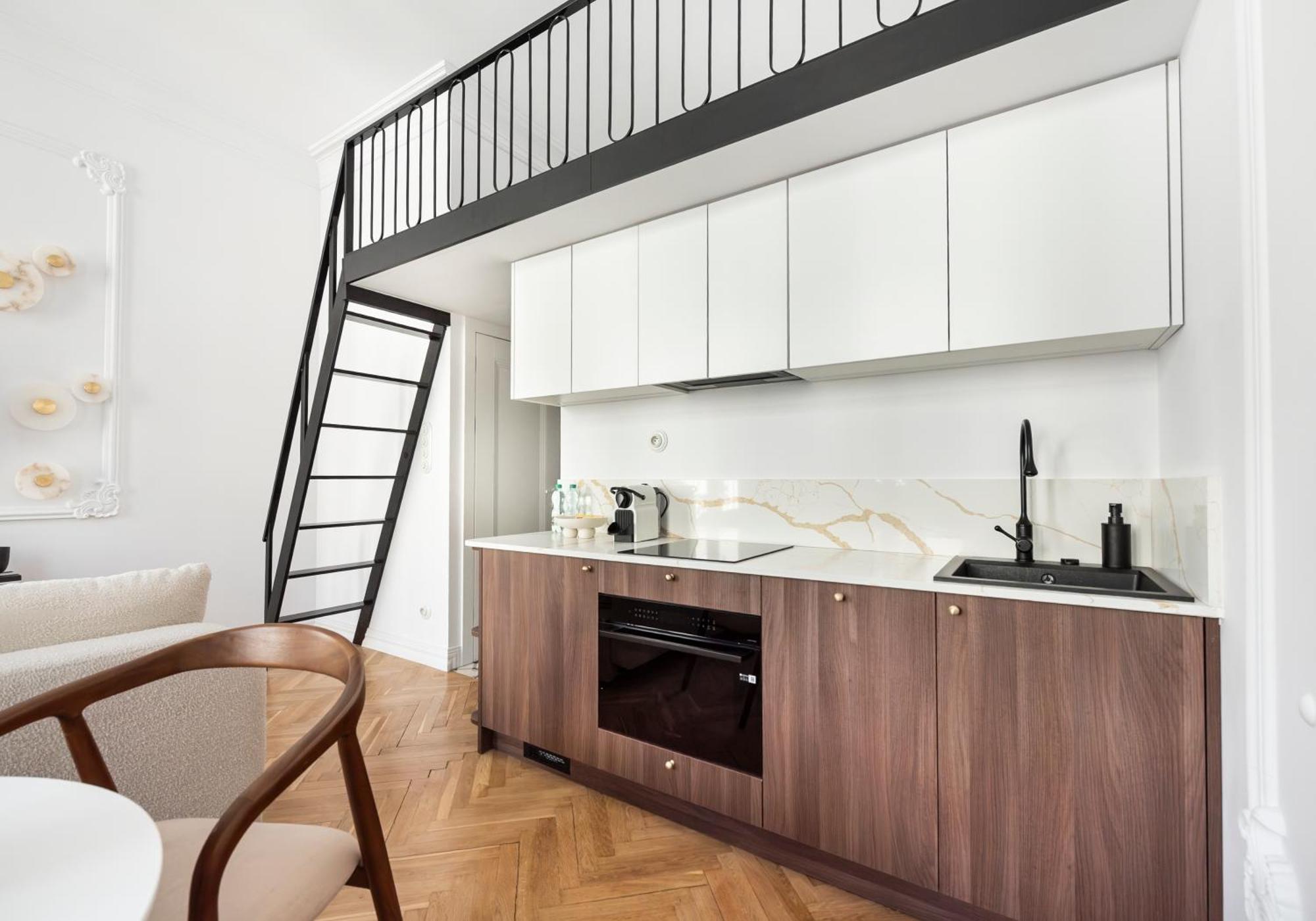 Wilcza With Mezzanine Apartment