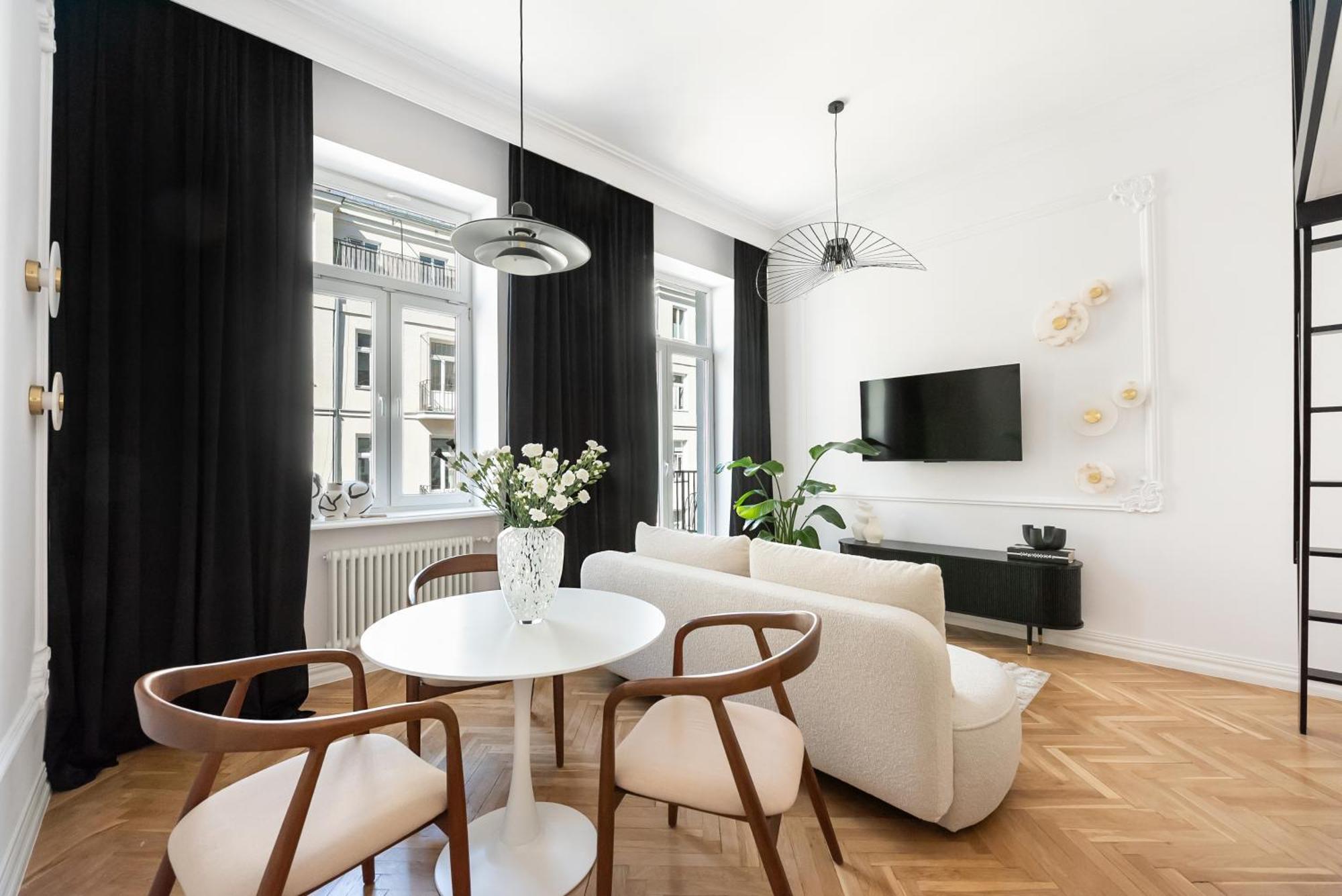 Wilcza With Mezzanine Apartment
