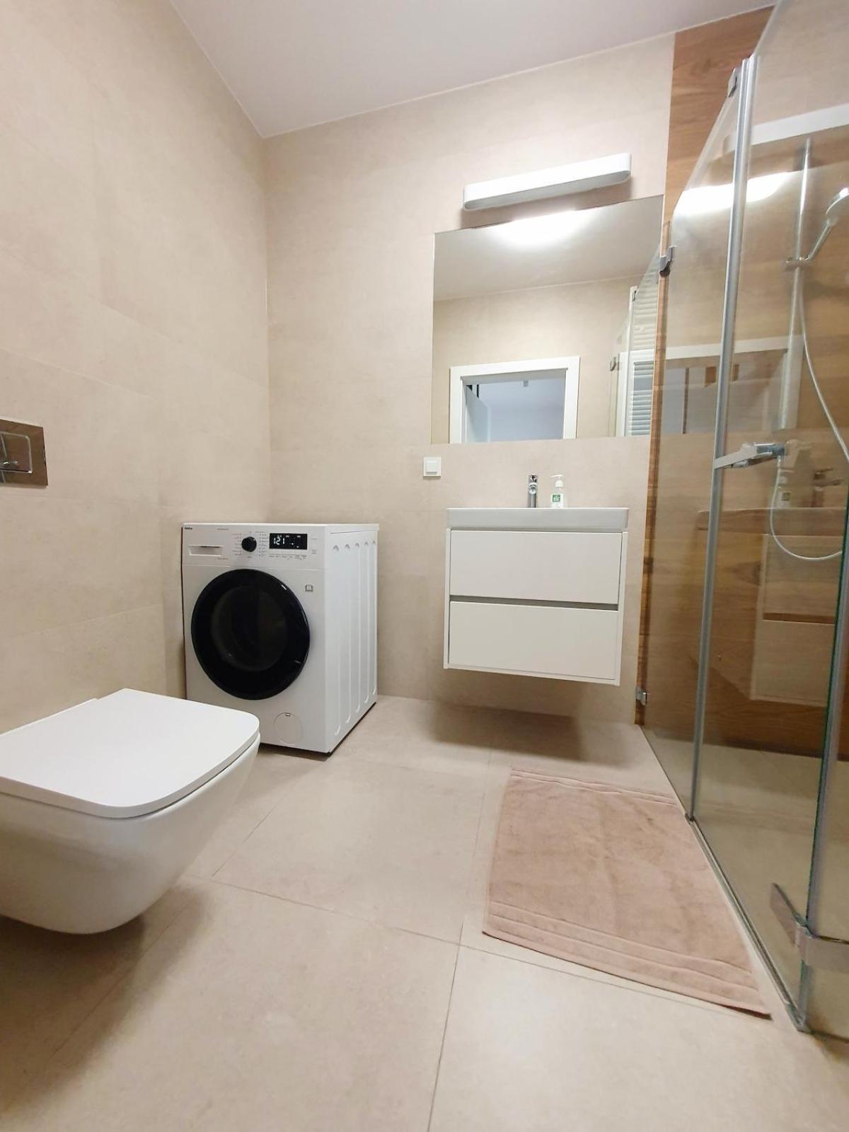 Apartment Spacious, Modern, New Flat In A Vibrant Area And Quick Access To The Center *