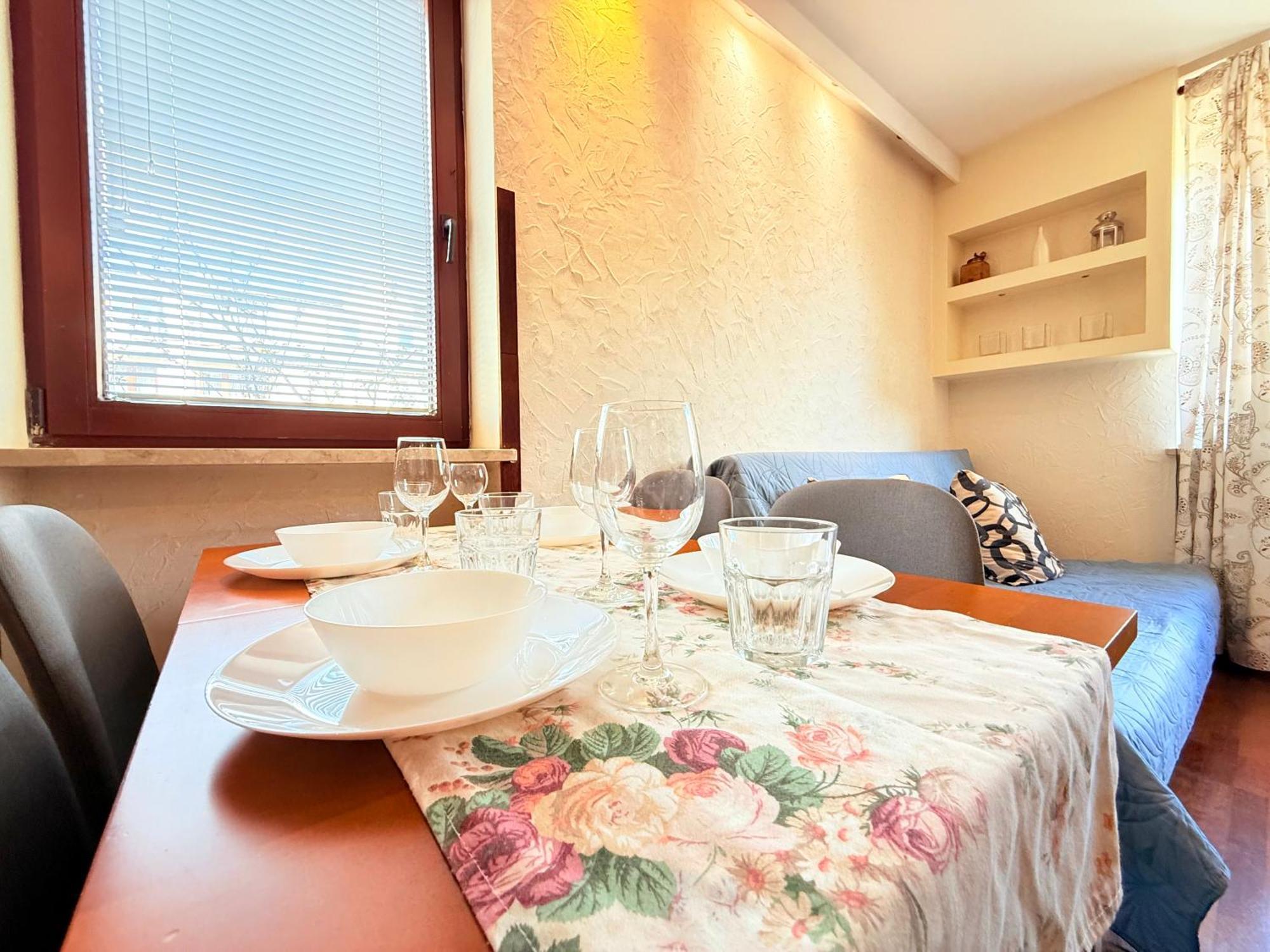 Apartamento Superior Wlodarzewska, 2 Rooms, 1 Bedroom, Parking! 24h Reception! Varsóvia